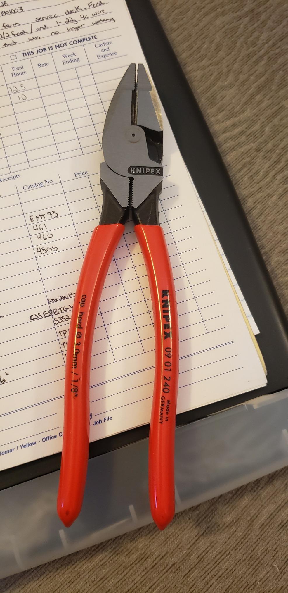 KNIPEX Tools 09 01 240 SBA High Leverage Lineman's Pliers, 9.5-Inch customer photo 2