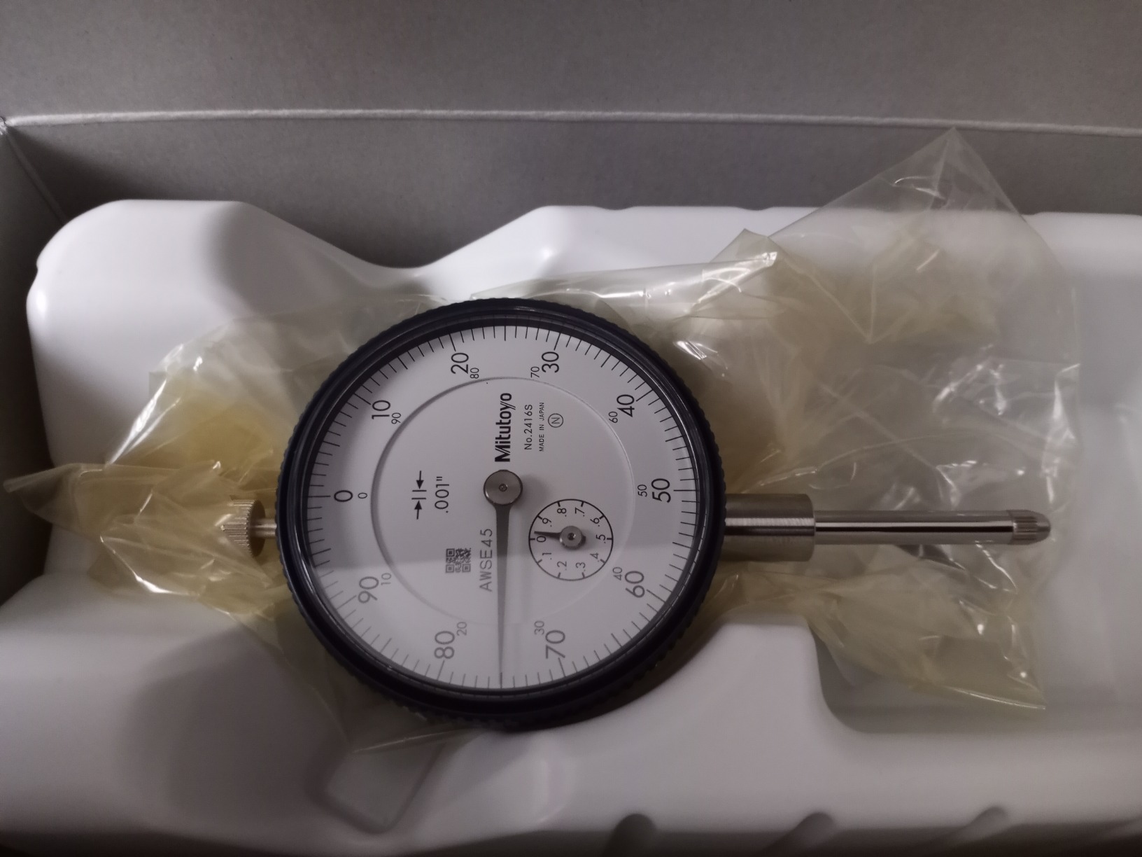 Mitutoyo 2416S Dial Indicator, Lug Back, White Dial, 0-100 Reading, 2.244