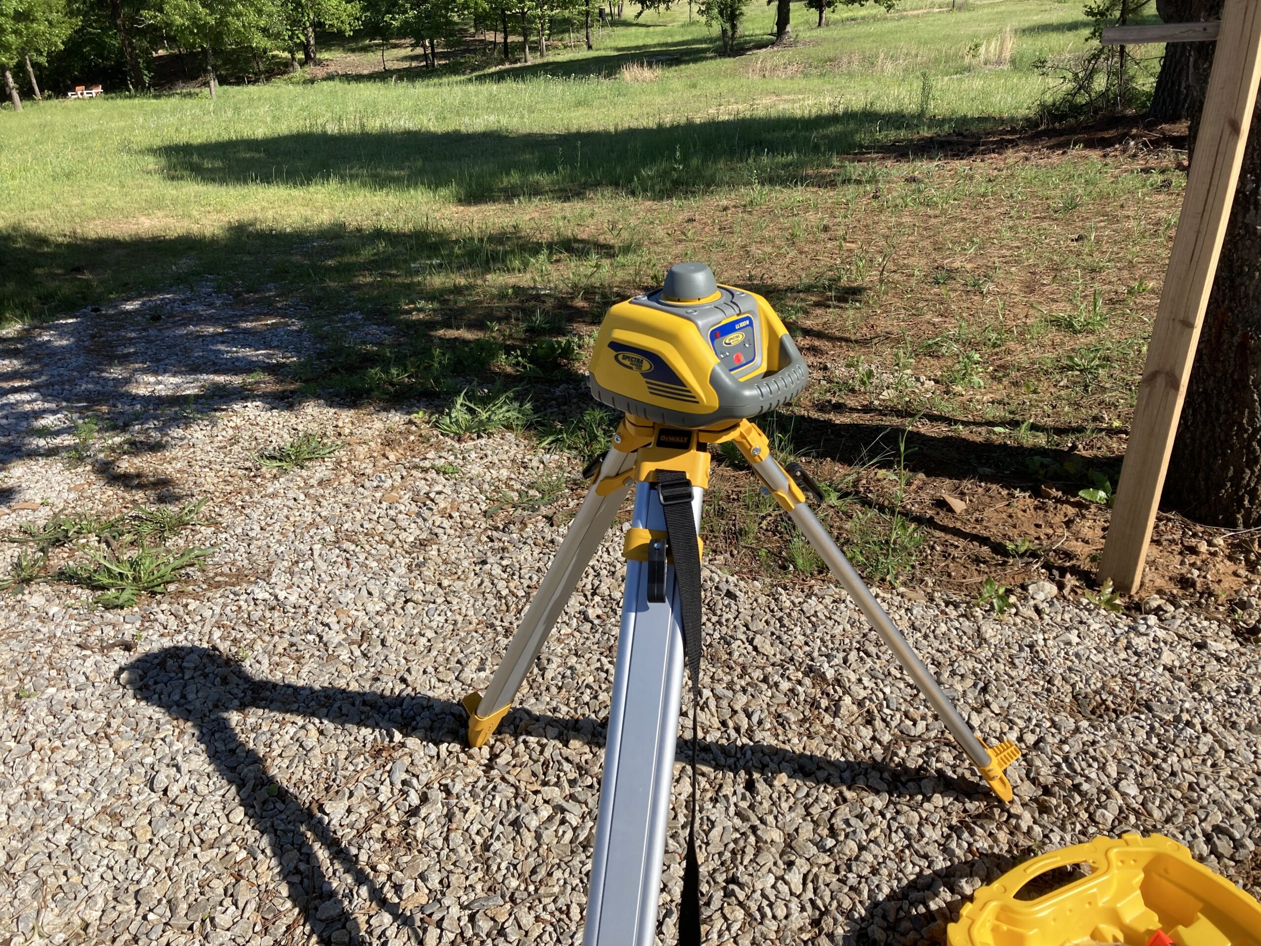 Spectra Precision LL100N-2 Laser Level Kit with HR320 Receiver and Clamp, 15' Grade Rod (Inches), Tripod, and System Case customer photo 1