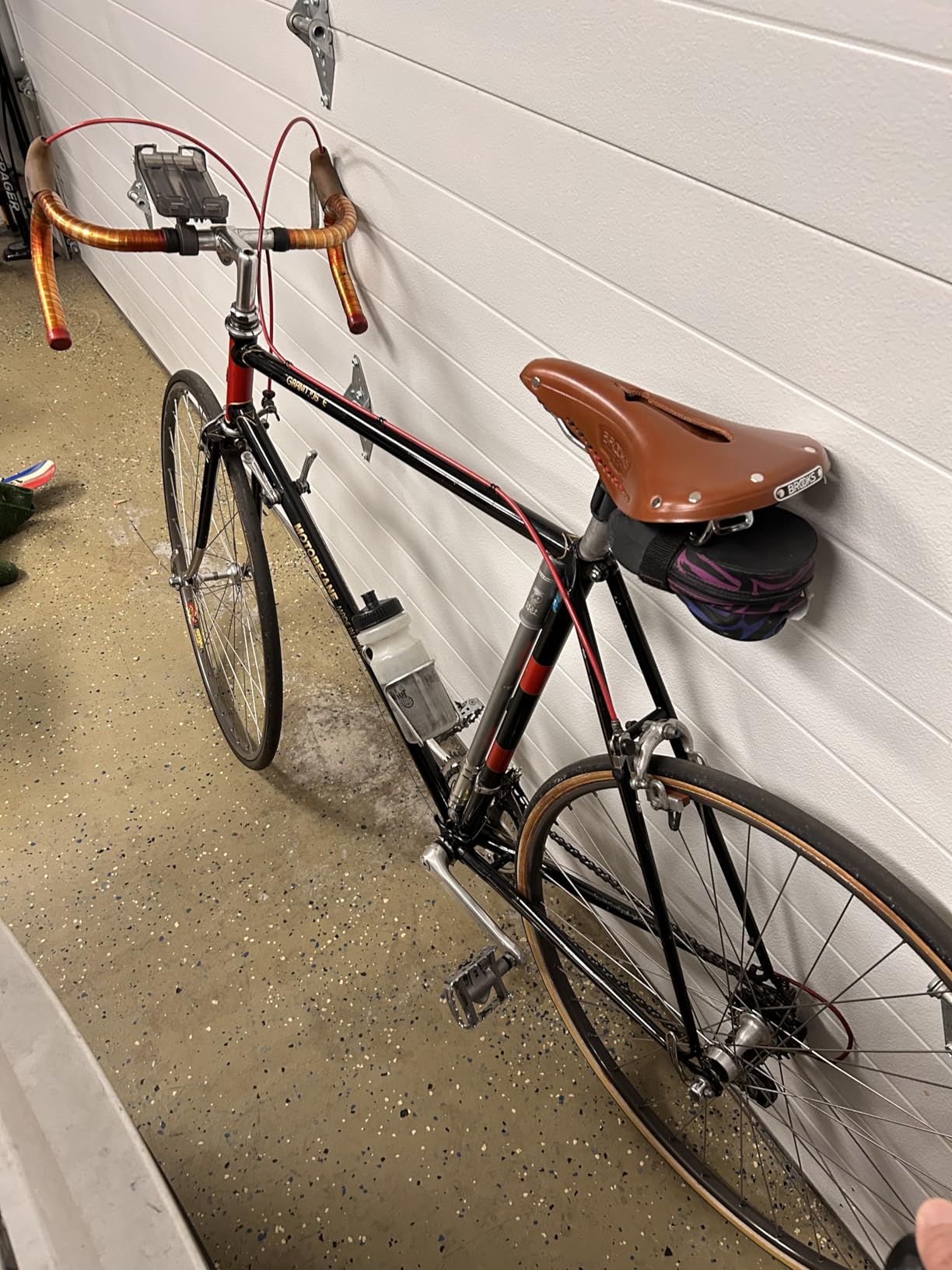 Brooks England B17 Carved, Iconic Cut-Out Leather Bike Saddle customer photo 1
