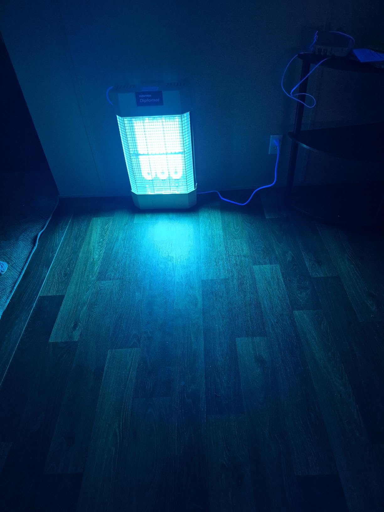 Gardner Indoor Bug Zapper | Electric Fly & Insect Killer with 120W UV Light, Pheromone Lure Attractant, Shock Kill Grid & Reflector Panels | 2000 Sq Ft for Kitchen, Restaurant & Barn, UL Certified customer photo 2