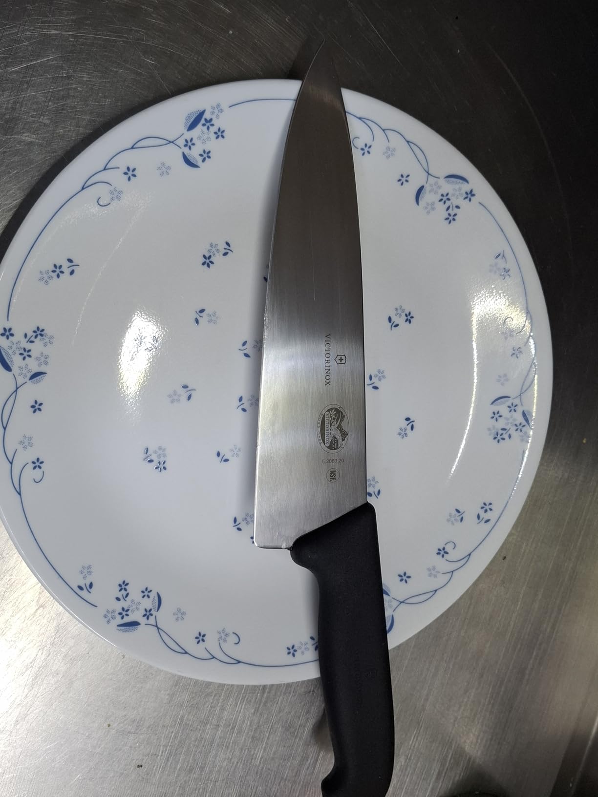 Victorinox Fibrox Pro Chef's Knife, 8 Inch - Swiss Army Kitchen Knife customer photo 2
