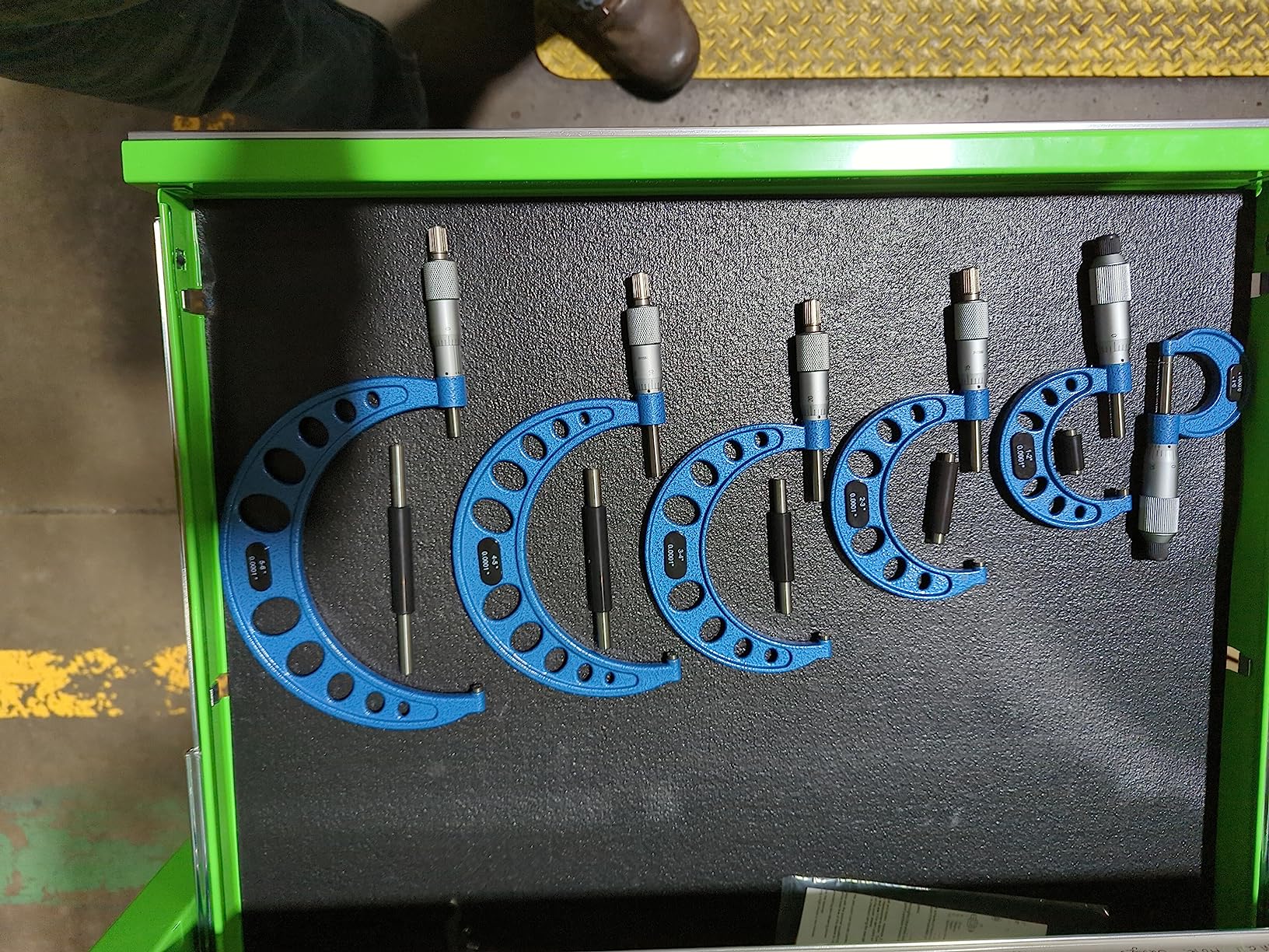 Fowler 52-215-006-1, Outside Micrometer Set With 0-6