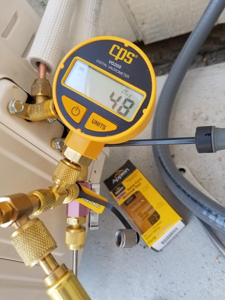 CPS-AO-42500-08 Products VG200 Portable Digital Vacuum Gauge, LCD, Atmospheric to 0 microns customer photo 2