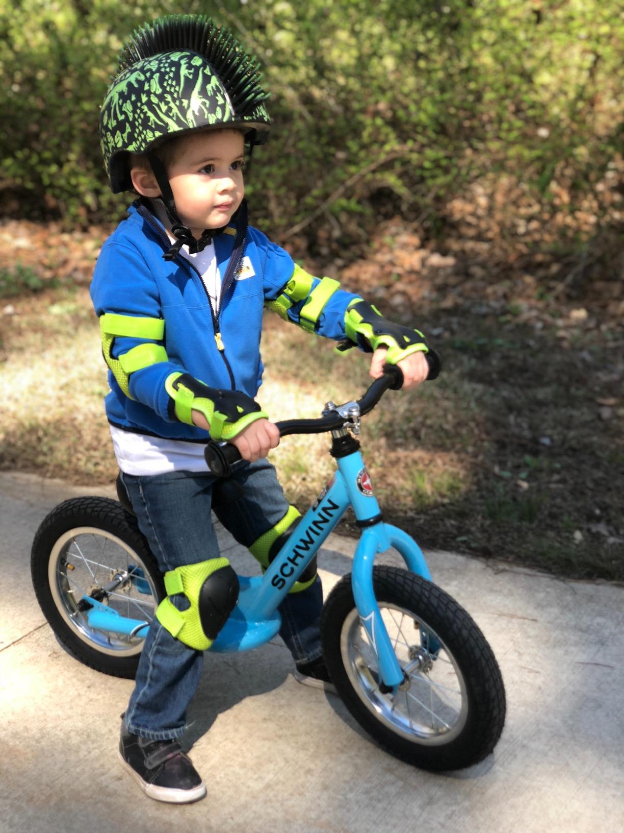 Schwinn Balance Bike, 12 Inch Bike for Kids Ages 2-4, Durable Steel Frame, Padded Seat, Cushioned Grips, Adjustable Seat Grows with Your Child, No Training Wheels Needed customer photo 2