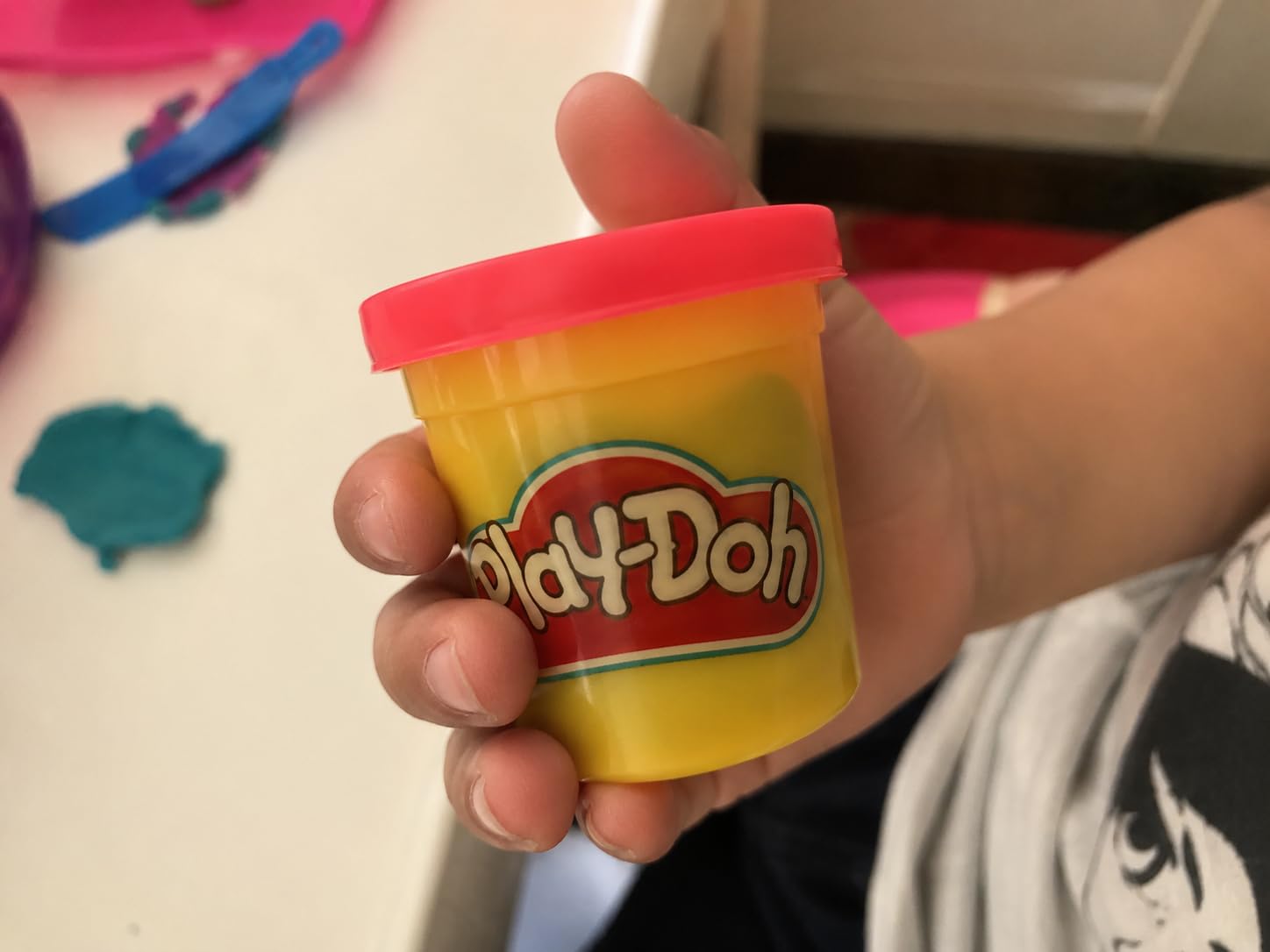 Play Doh Modeling Compound 10-Pack Case of Assorted Colors, Non-Toxic 2 oz. Cans, Back to School Gifts, Prizes, & Party Favors, Preschool Toys for Kids, Ages 2+ (Amazon Exclusive) customer photo 1