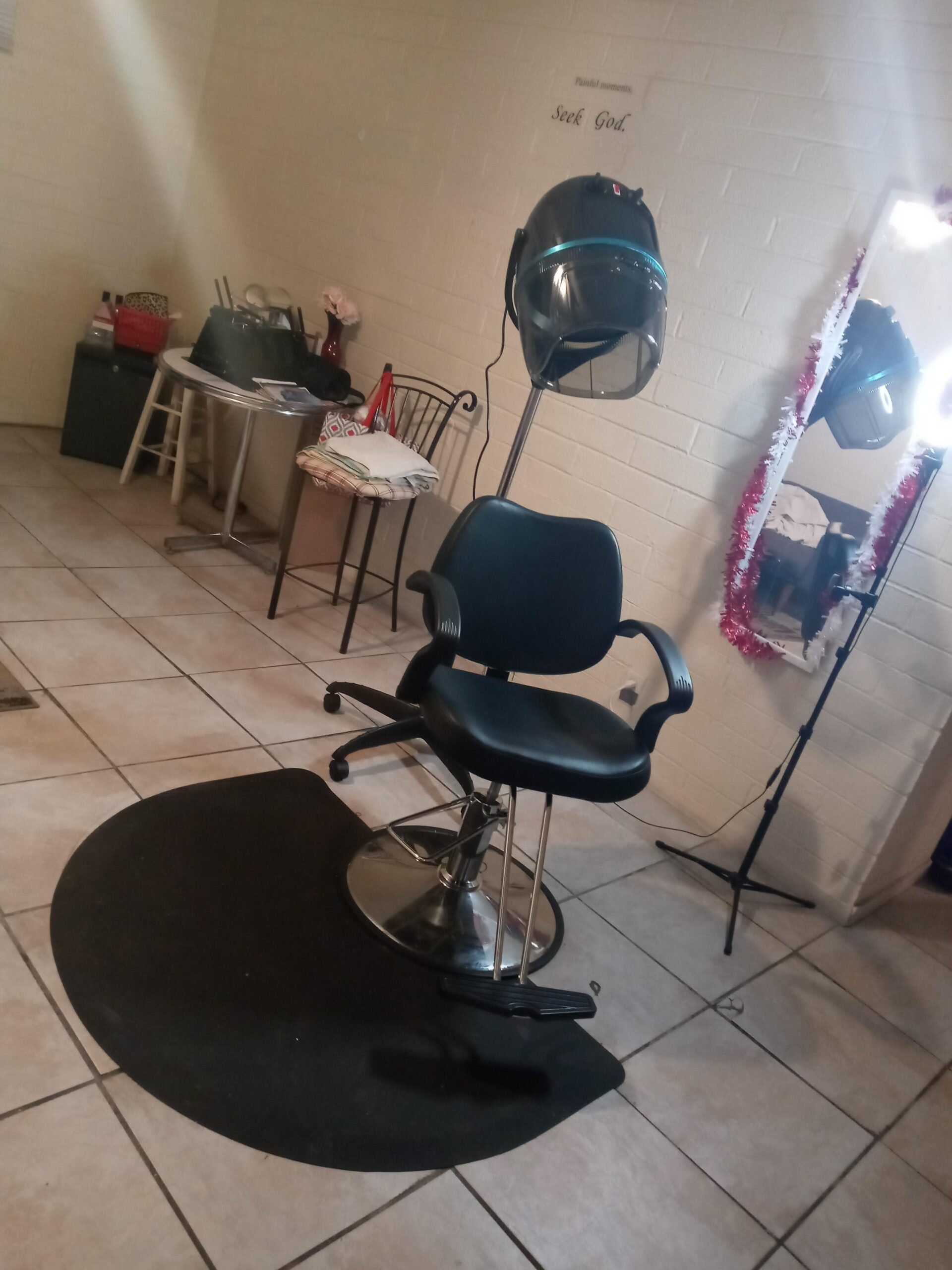 Giantex Hooded Hair Dyer, Stand Up Hair Dryer with Adjustable Height, Timer & Temperature, Bonnet for Professional Salon Hair Dryer with Wheels, Salon Hair Dryer with Hood for Home Spa Beauty Station customer photo 2