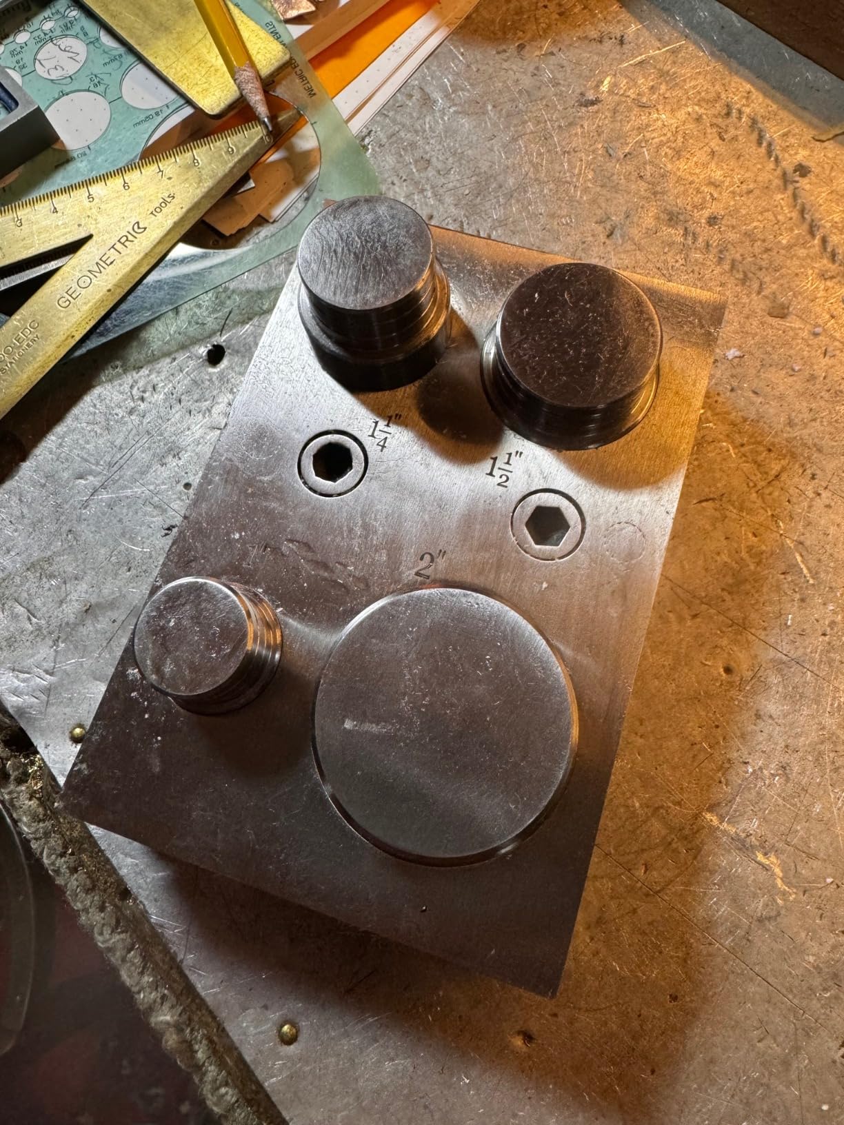 The Beadsmith Steel Circle Disc Cutter Set with 14 Punches and Die. Tool for Cutting Accurate Round Metal Discs or Coins from 7/64'-5/8