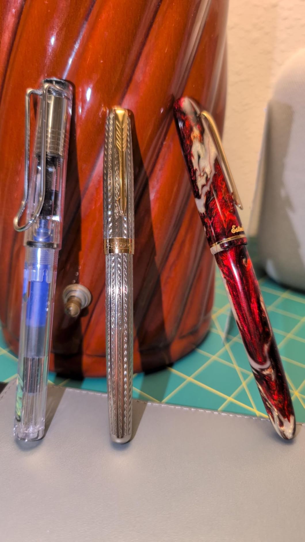 Parker Sonnet Fountain Pen Chiseled Silver with Gold Trim Solid 18k Gold Fine Nib (1931489) customer photo 1