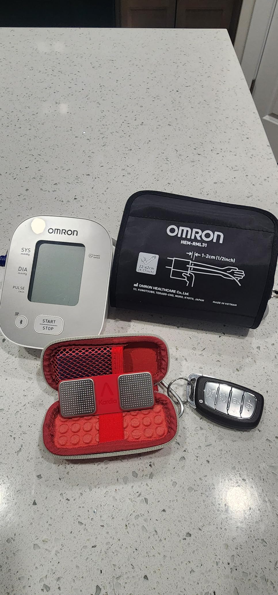 KardiaMobile 1-Lead EKG Monitor, Medical-Grade FDA-Cleared Personal Heart Monitor, Detects Normal, AFib & Arrhythmias, 30 Second Results, Works with Smartphones, Pocket Size, No Subscription Required customer photo 2