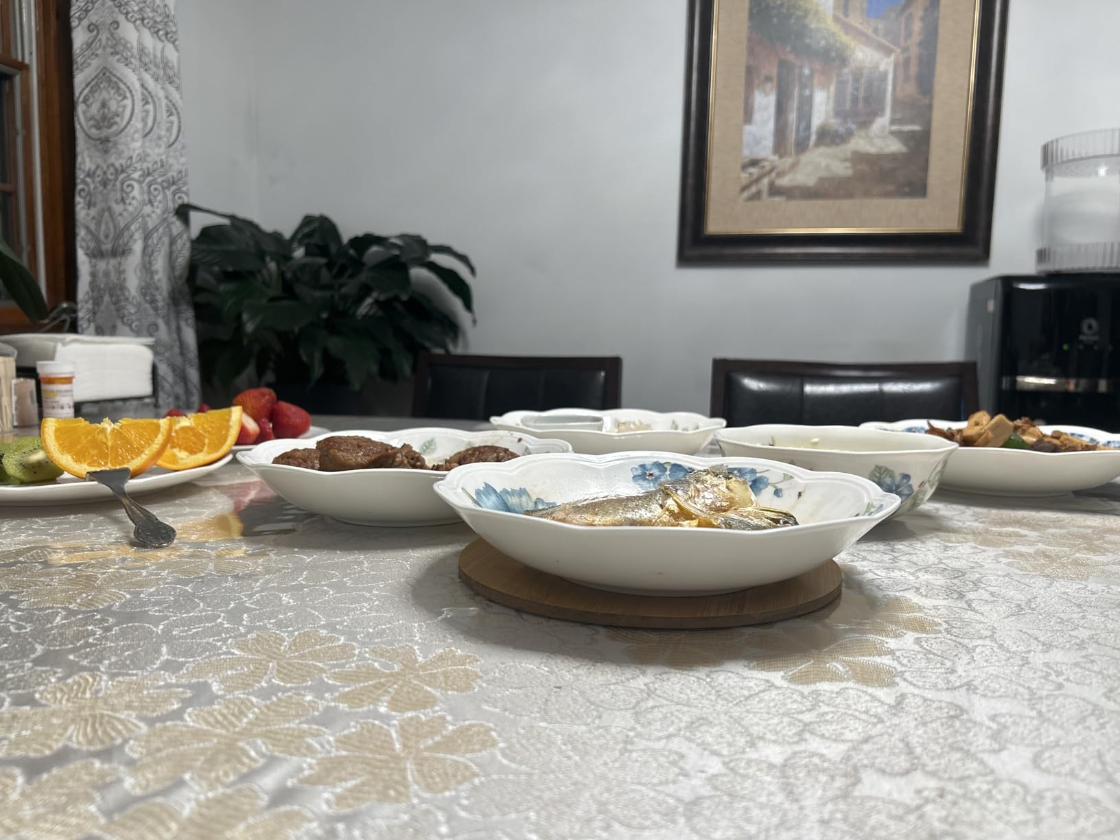 Lenox Dinnerware Set, Butterfly Meadow 28-Piece Set, Service For 4, Porcelain Plates With Scalloped Edges, Plates And Bowls Sets, Microwave Safe, Dishwasher Safe, Home & Kitchen (28 Piece, Assorted) customer photo 1