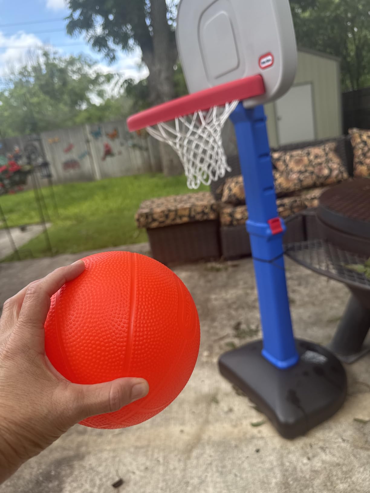 Little Tikes Easy Score Basketball Set, Blue, 3 Balls - Amazon Exclusive customer photo 2