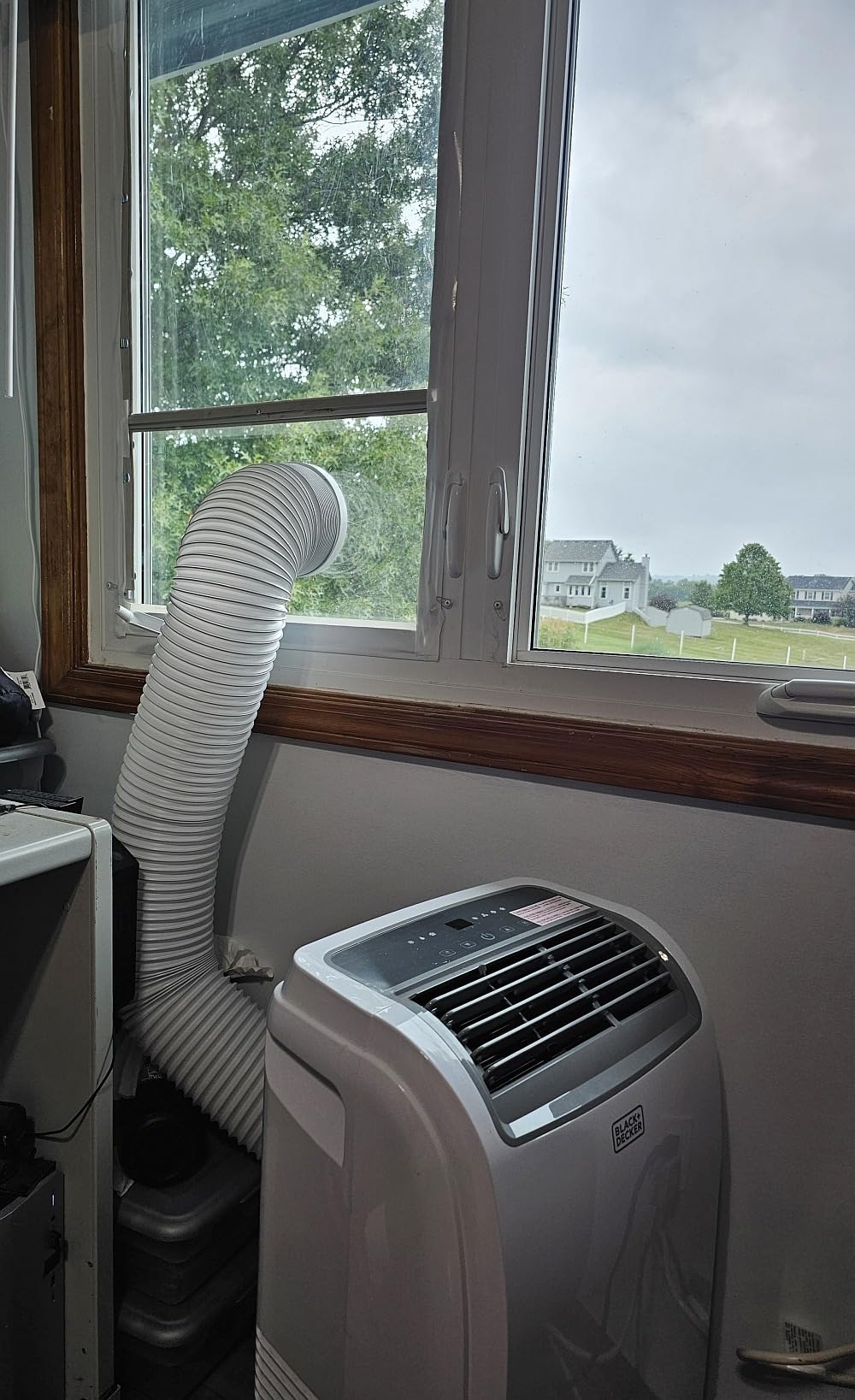 BLACK+DECKER Smart Portable Air Conditioner, 12,000 BTU (8,350 BTU SACC) for Rooms up to 550 Sq. Ft., Smart Portable AC with Follow Me Remote and Window Kit, BPACT12WT, White customer photo 1