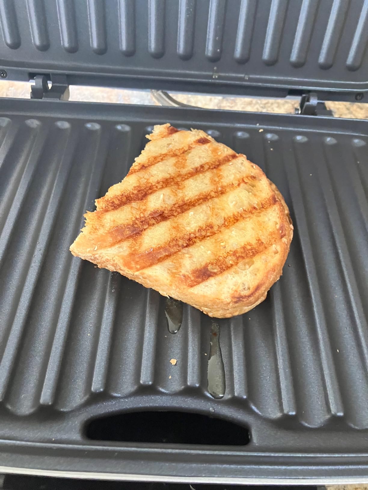 Hamilton Beach Electric Indoor Grill, 6-Serving, Large 90 sq. in. Nonstick Easy Clean Plates, Floating Hinge for Thicker Foods, 1200 Watts, Silver (25371) customer photo 2