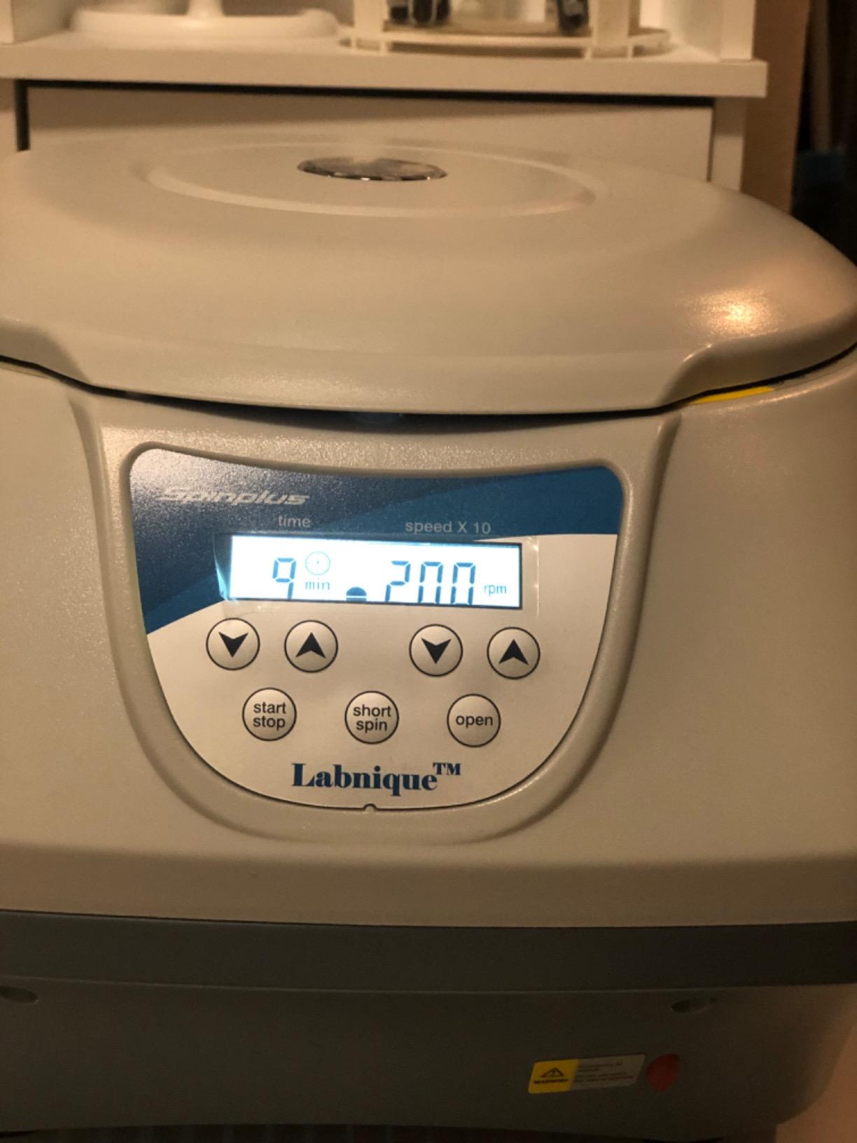 Microyn Digital Bench-top Centrifuge, 100-5000rpm (Max. 3074xg), 6x10ml/15ml customer photo 2