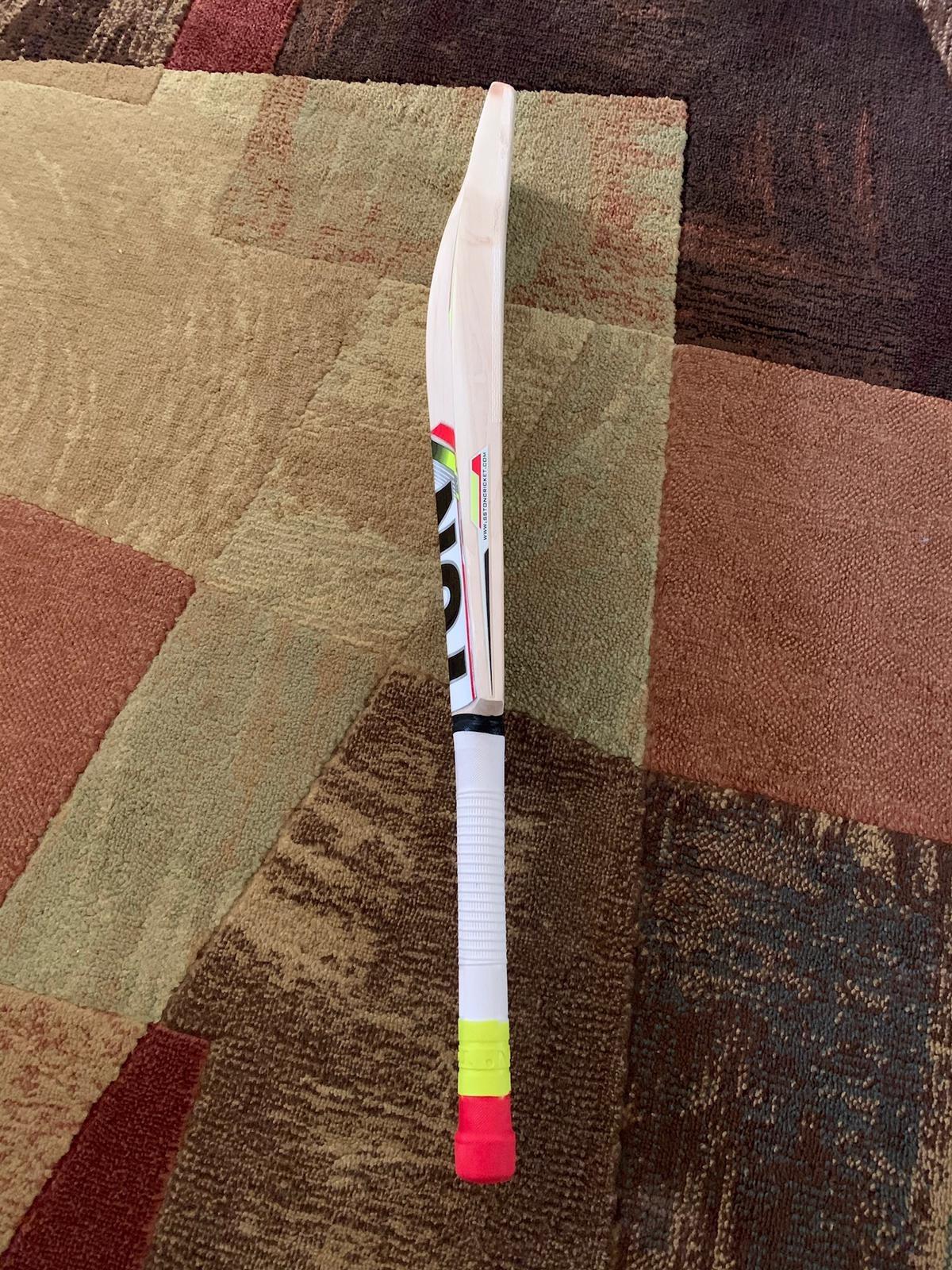 SS Ton Kashmir Willow Cricket Bat - Ton Maximus (Cover Included) customer photo 2