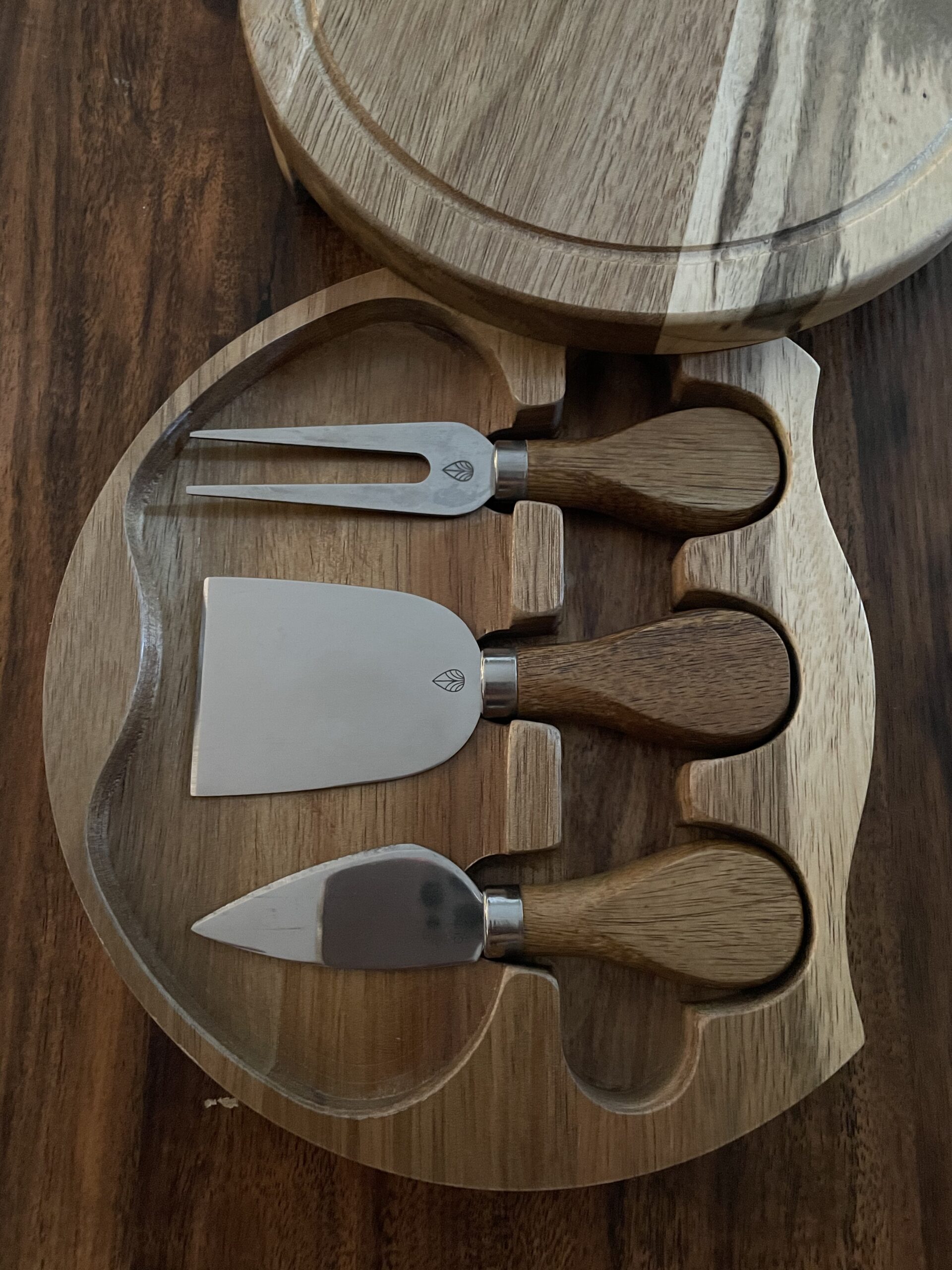 TOSCANA - a Picnic Time brand Acacia Brie Cheese Board and Knife Set - Charcuterie Board Set - Wood Cutting Board, 7.5 Inches customer photo 2
