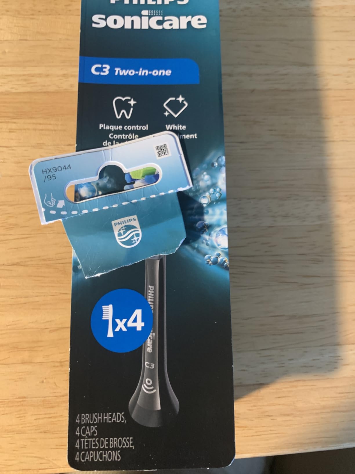 Philips Sonicare C3 Two-in-One Genuine Replacement Electric Toothbrush Heads, for Deep Plaque Removal and Whitening, 4 Pack One Year Supply, White, HX9044/65 customer photo 1