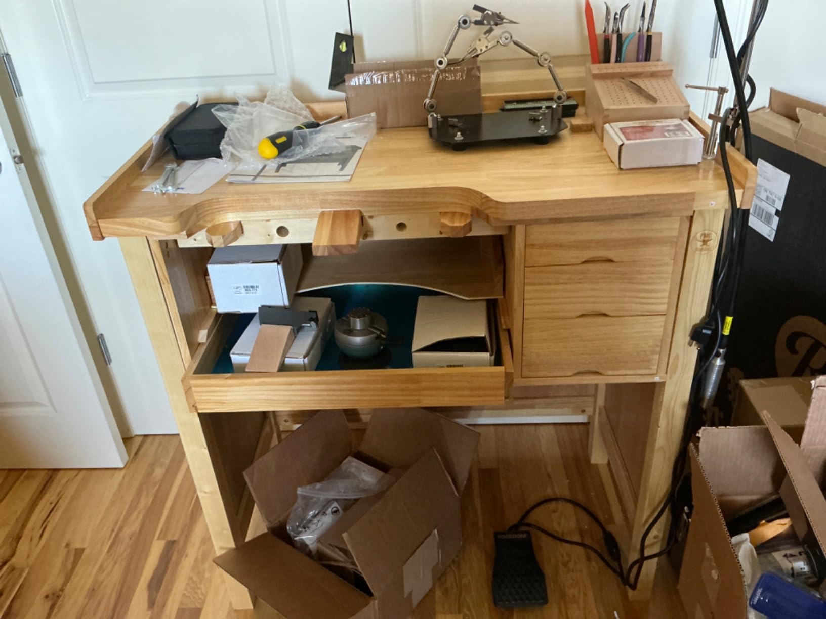 Deluxe Solid Wooden Jewelers Bench Workbench Station with Utility Storage Drawers for Jewelry Making Bench customer photo 2