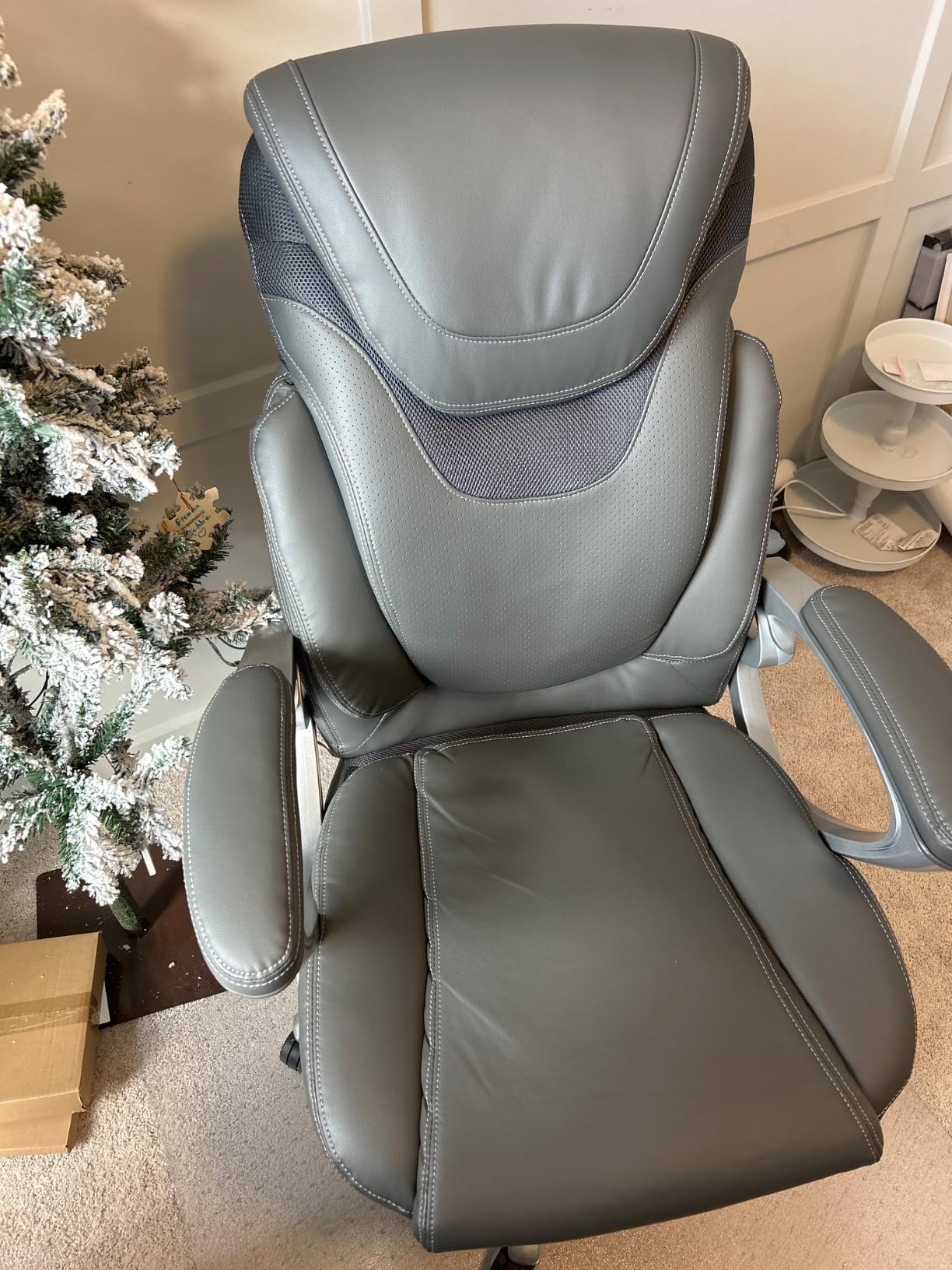 Serta Bryce Executive Office Chair - Ergonomic Computer Desk Chair with Lumbar Technology, Adjustable Height, Memory Foam Body Pillows, 360 Degree Swivel Rolling Base, Bonded Leather, Black customer photo 1