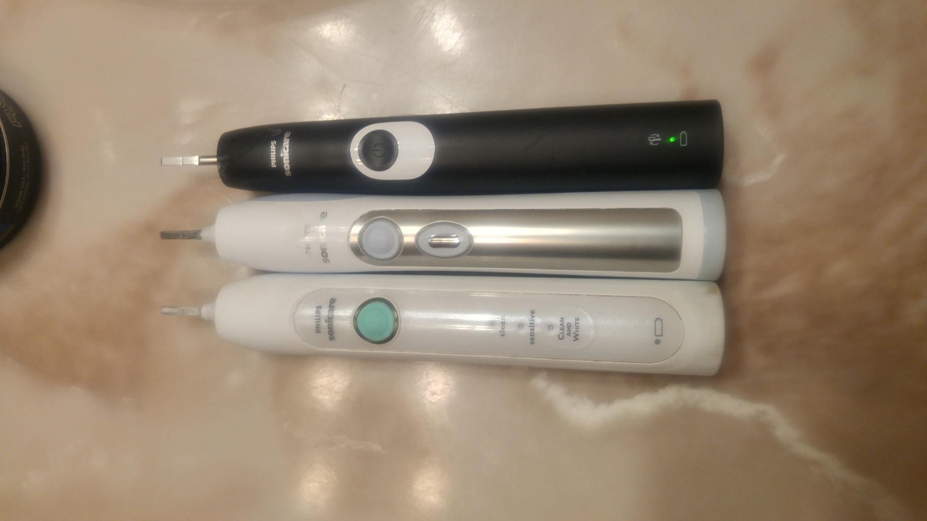 Philips Sonicare ProtectiveClean 4100 Rechargeable Electric Power Toothbrush, Black, HX6810/50 customer photo 2
