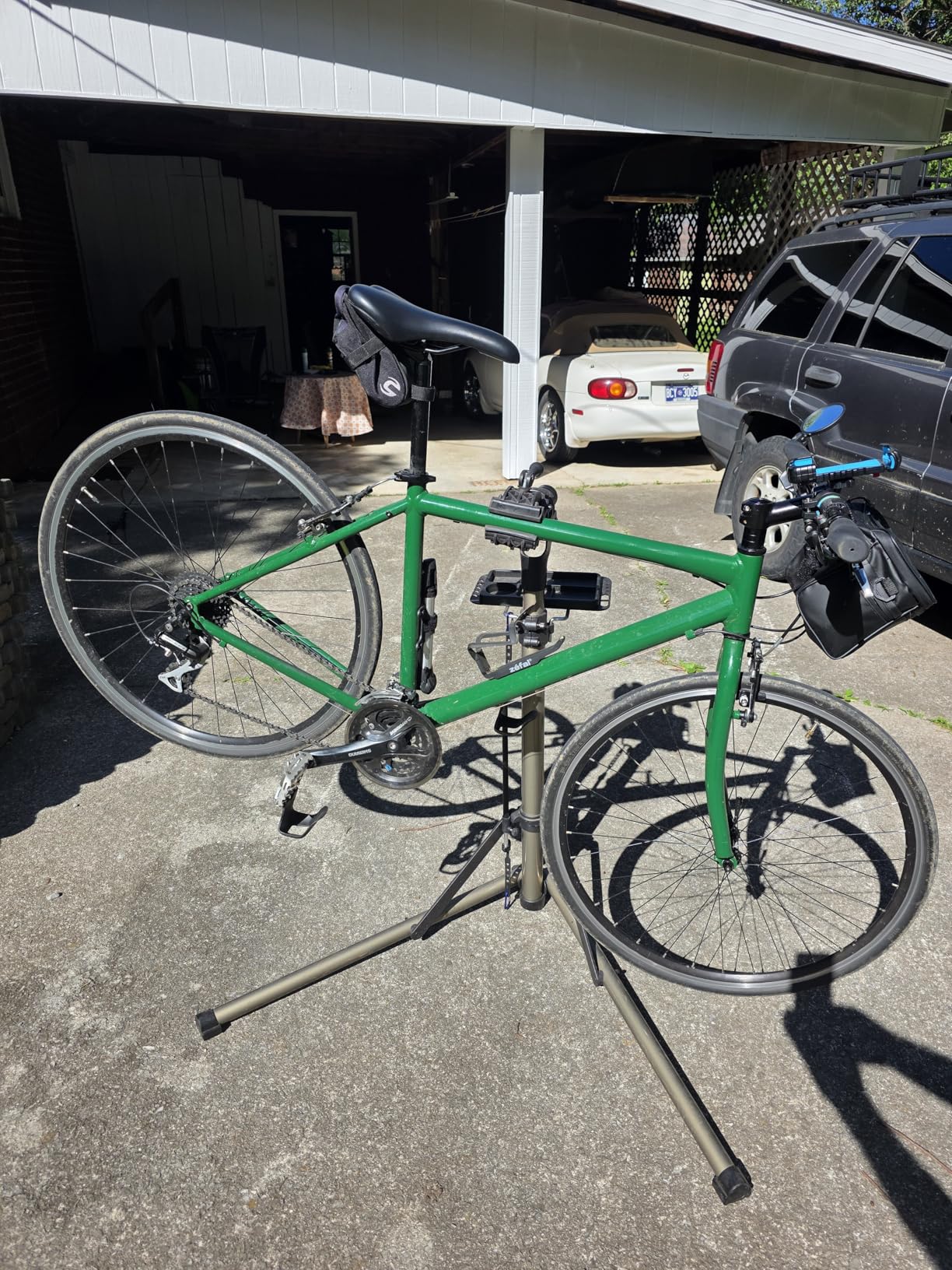 CXWXC Bike Workstand with Adjustable, Bicycle Repair Stand for Maintenance Folding and Lightweight (Champagne-3) customer photo 1