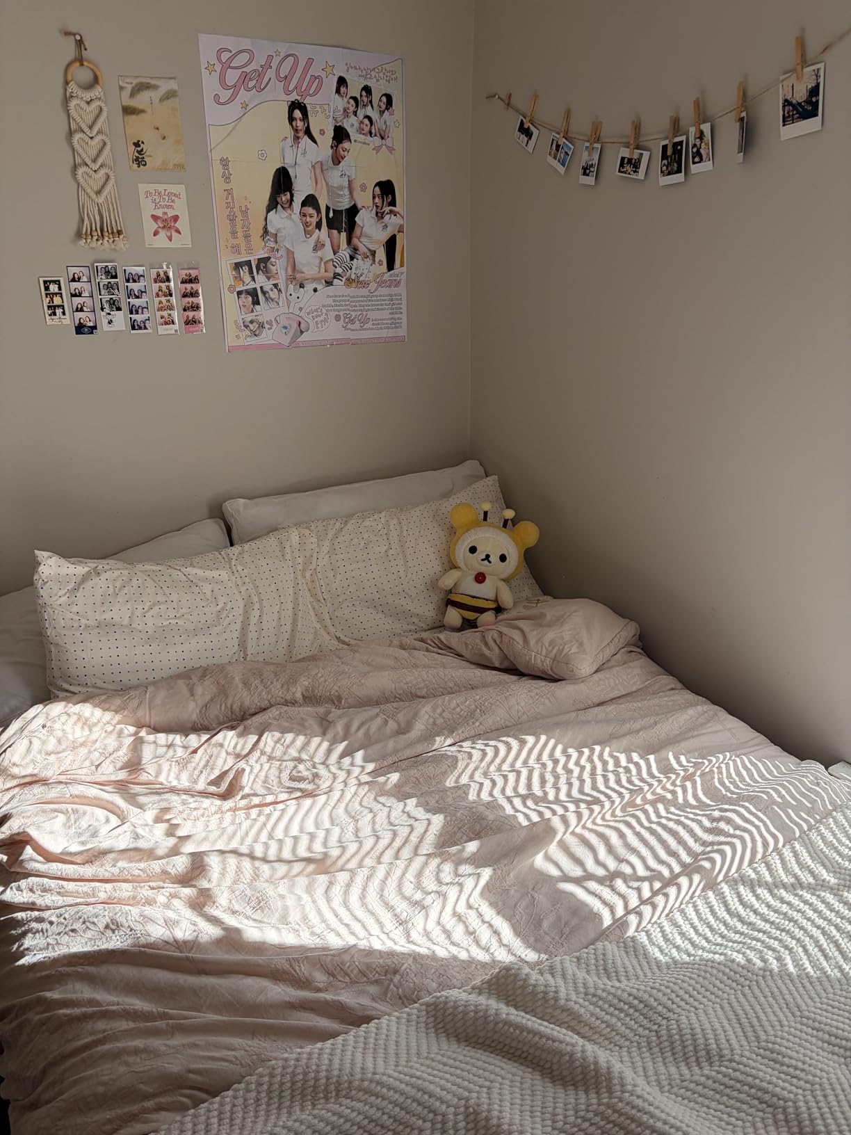 EASELAND King Size Down Alternative Comforter - Quilted Duvet Insert for All Seasons, Soft Lightweight with Corner Tabs, Summer Winter Warm Bedding, White 90x102 Inches customer photo 1