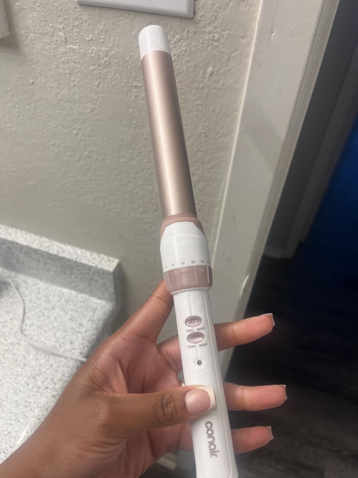 Conair Double Ceramic 1-In. Clamp-Free Curling Wand | Clamp-free double 1-in. ceramic wand styles crease-free beachy waves on short to long hair, White/Rose Gold, CD705L13 customer photo 1