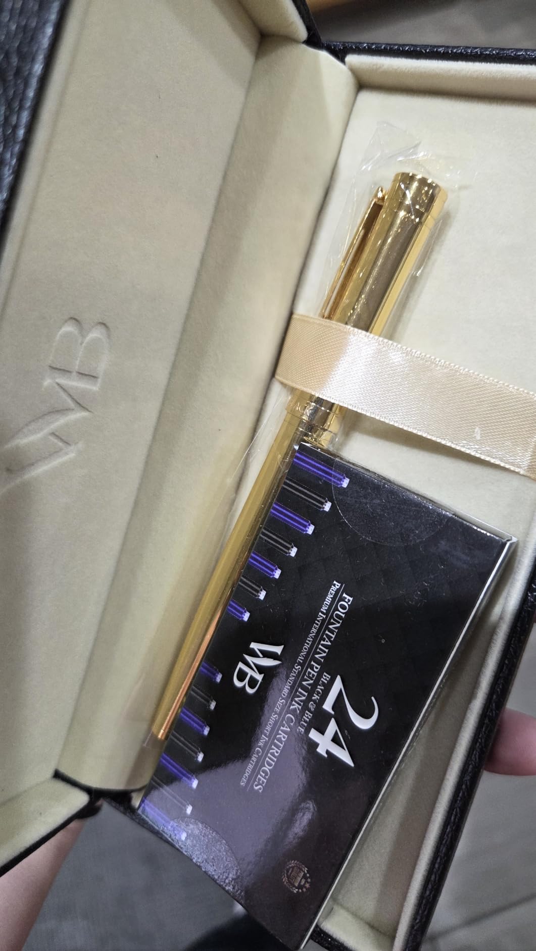 Wordsworth & Black Fountain Pen Set, Medium Nib, Includes 24 Ink Cartridges and Ink Refill Converter, Gift Case customer photo 1
