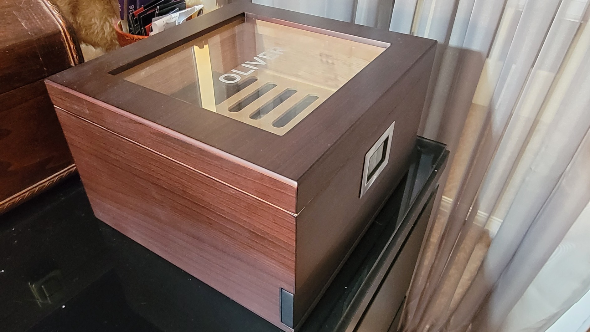 CASE ELEGANCE Glass Top Cigar Humidor with Thick Cedar, Easy humidification System, Accurate Digital Hygrometer - Renzo, Brown customer photo 1