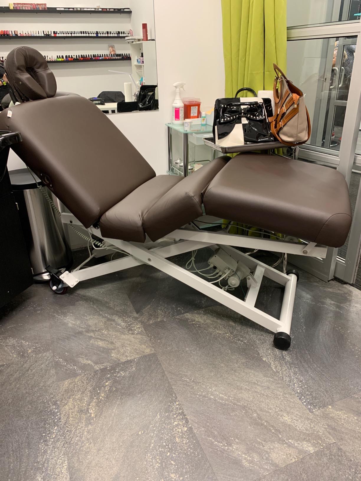 SKINACT Cleo Electric Spa Treatment Table, Facial Massage Bed ADA Compliant (Dark Brown) customer photo 1