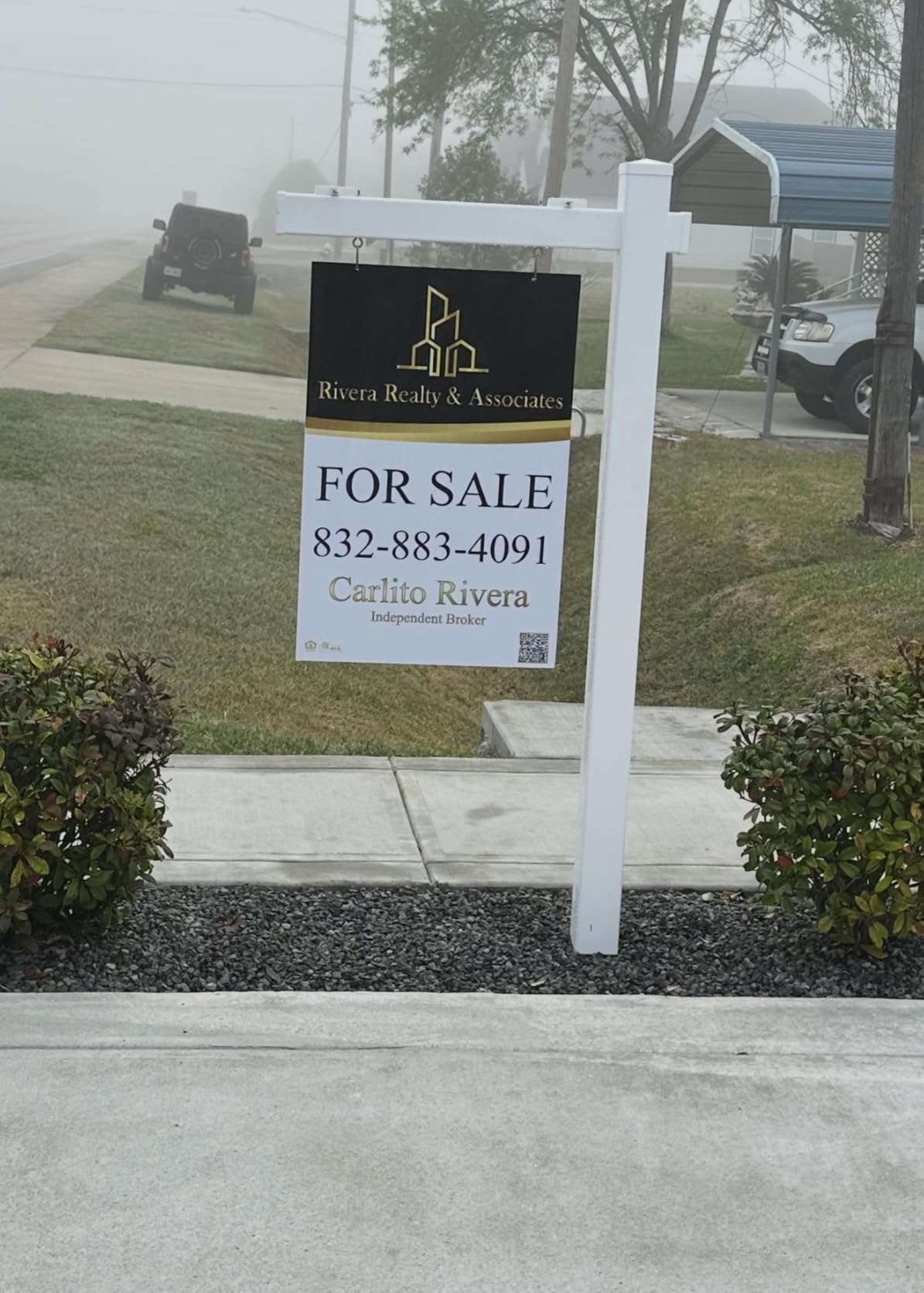 Vinyl PVC Real Estate Sign Post 6ft. Tall (4