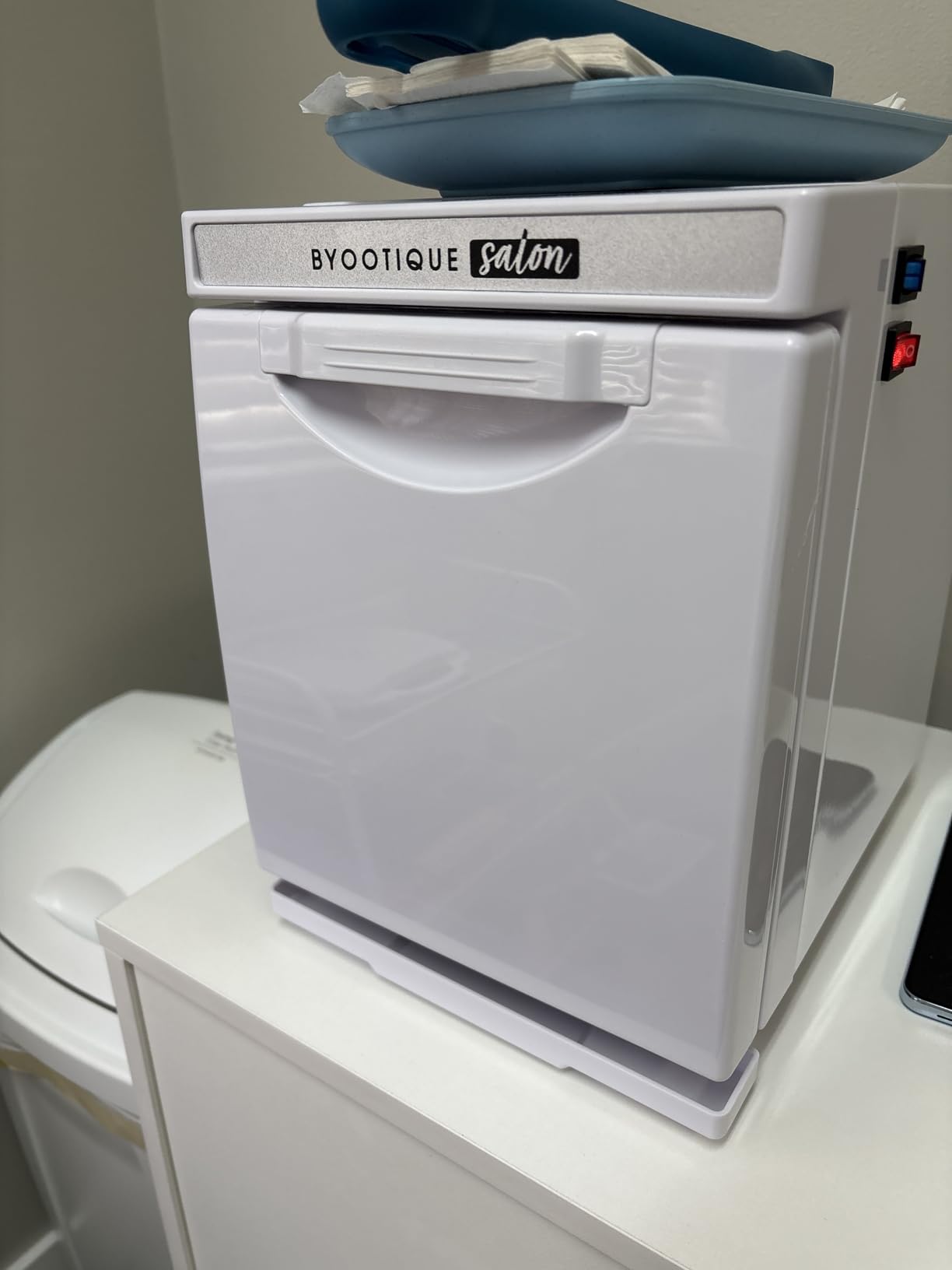 ZeHuoGe 5L Towel Warmer Hot Cabinet Box, Aluminum Inner Chamber, Removable Tray, Fast Heating for Beauty Spa Salon Massage (5L, White) customer photo 1