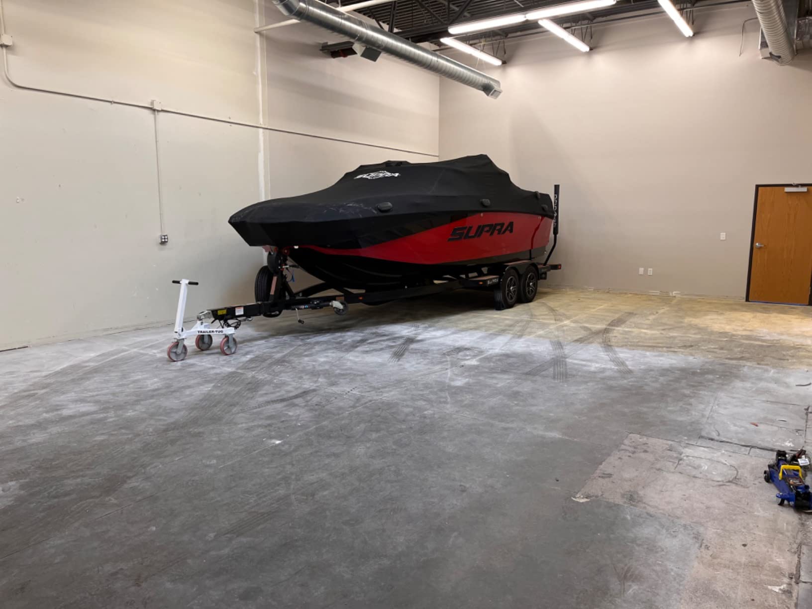 Trailer Tug - Supports up to 20,000LBS - 3,500 lb Max Tongue Weight - Heavy Duty Trailer Dolly / Mover for RV, Boat, Camper, Flatbed, Enclosed Trailers customer photo 1
