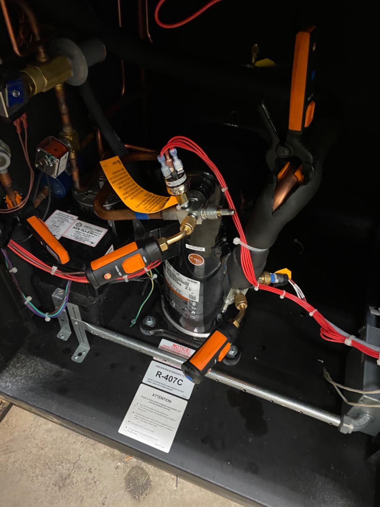 testo Smart Probe Kit - HVAC/R Gauge Set for Air Conditioning, Refrigeration and Heating System - AC Gauge Set with 2X 115i Clamp Meter and 2X 549i High Pressure Gauge - with Bluetooth customer photo 1