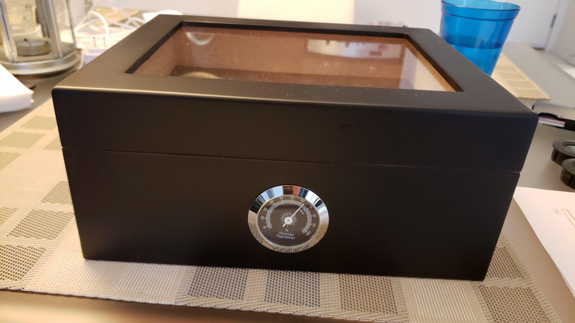 High Gloss Cigar Humidor Cigar Box, Real Solid Spanish Cedar Wood, Luxury Hygrometer and Humidifier, Desktop Humidors Gloss Black (25-50 Walnut) customer photo 1