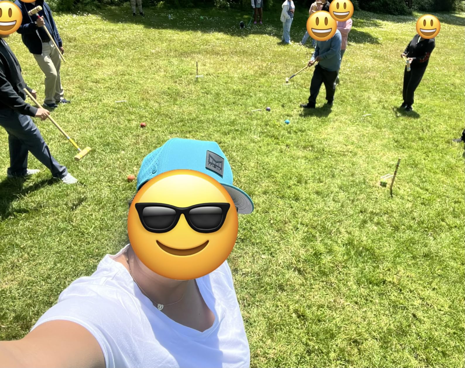 ApudArmis Six Player Croquet Set with Premium Rubber Wooden Mallets 28In, Colored Ball, Wickets, Stakes - Lawn Backyard Outdoor Game Set for Adults/Teenagers/Family (Large Carry Bag Including) customer photo 1