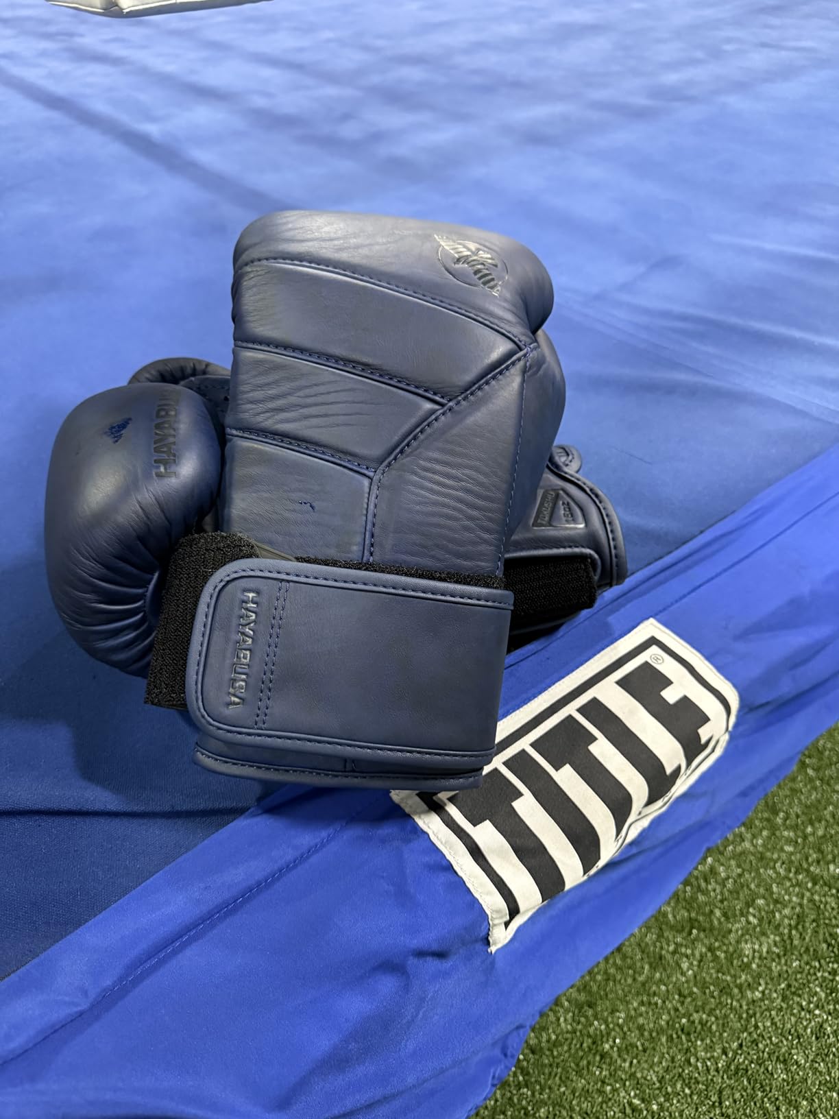 Hayabusa T3 LX Leather Boxing Gloves Men and Women for Training Sparring Heavy Bag and Mitt Work customer photo 2