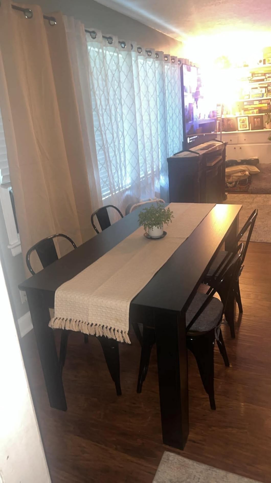 Giantex Dining Table for 6, Rectangular Kitchen Table with 330Lbs Capacity, Stable Structure, 63 L x 31.5 W x 30 H Large Farmhouse Center Tables for Dinner, Dinette, Dining Room, Black customer photo 1