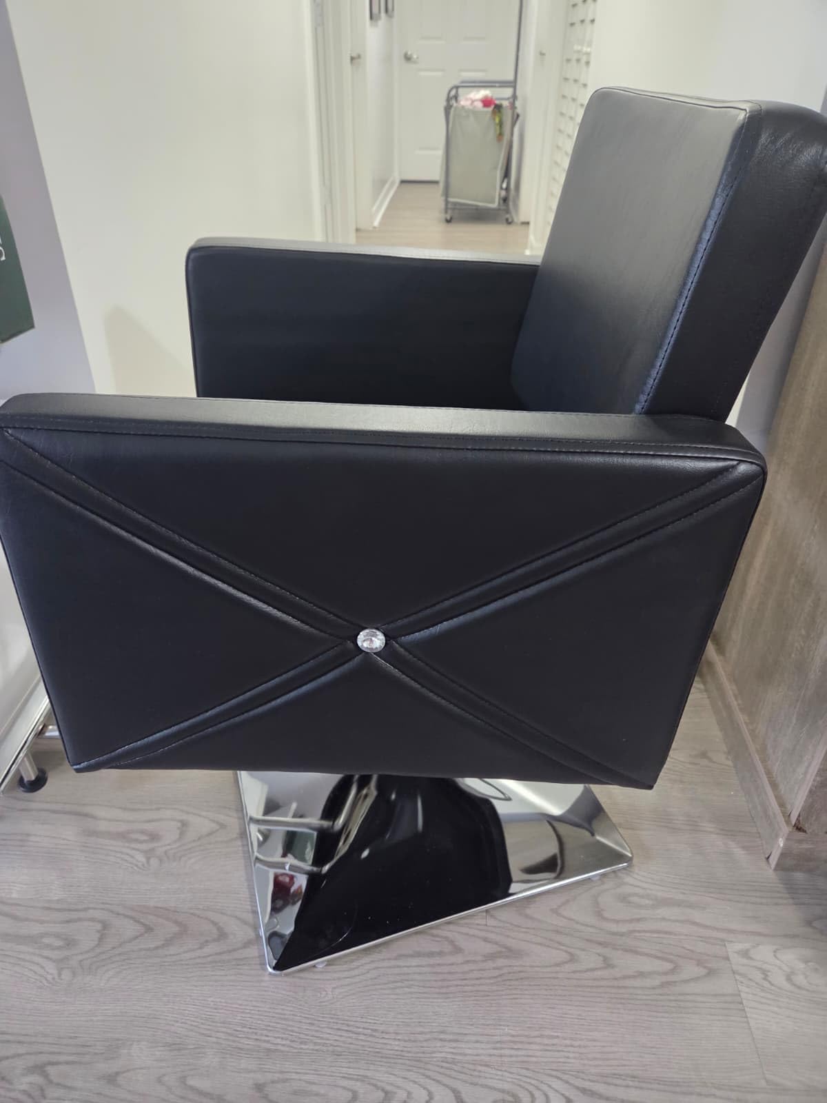 Artist hand Salon Chair for Hair Stylist with Heavy Duty Hydraulic Pump, 360 Degrees Rolling Swivel Spa Beauty Equipment, Max Load Weight 330 Lbs customer photo 2