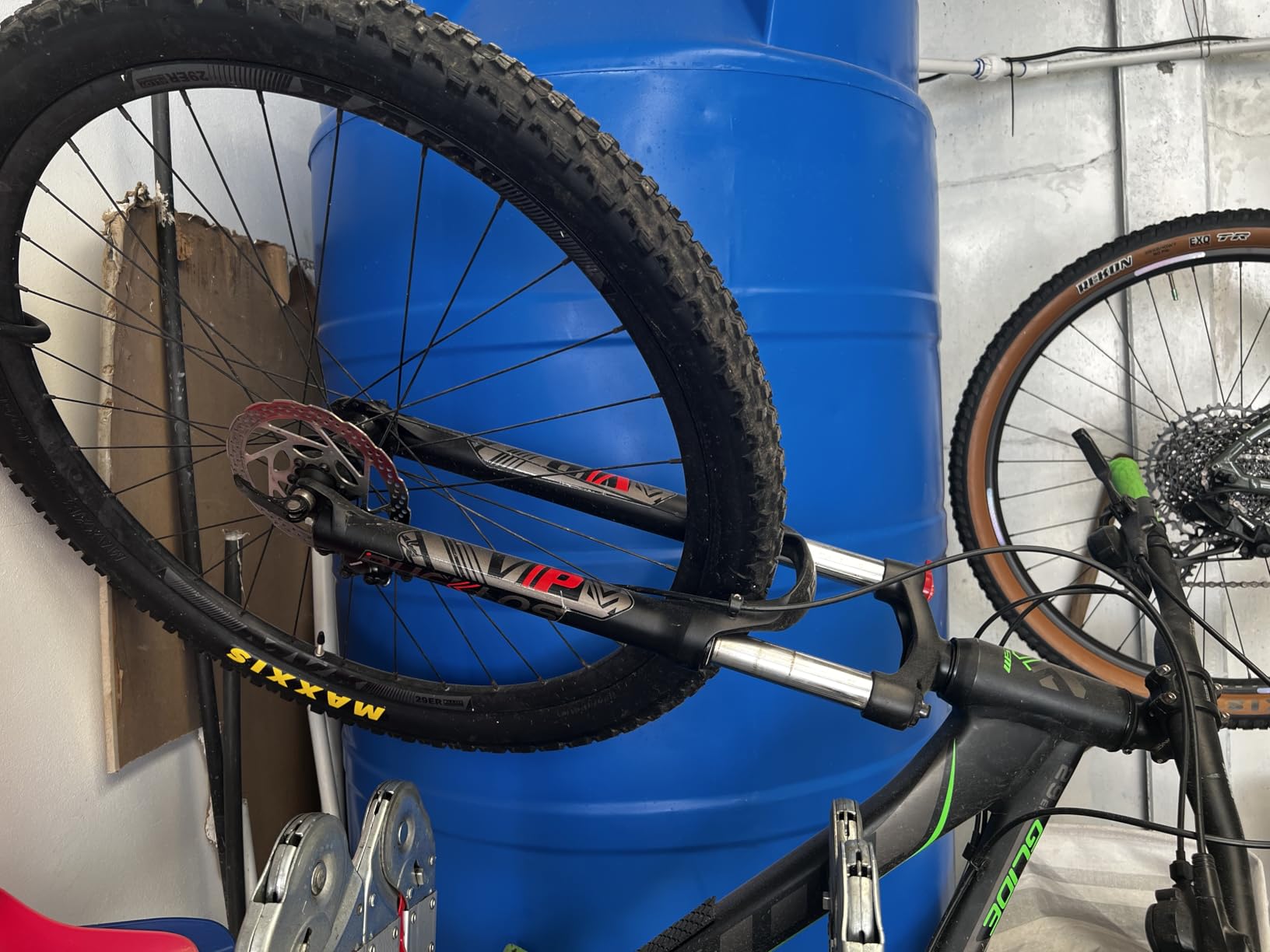 BUCKLOS 26/27.5/29 MTB Suspension Fork Travel 100mm, 28.6mm Straight Tube QR 9mm Crown Lockout Aluminum Alloy XC Mountain Bike Front Forks customer photo 1