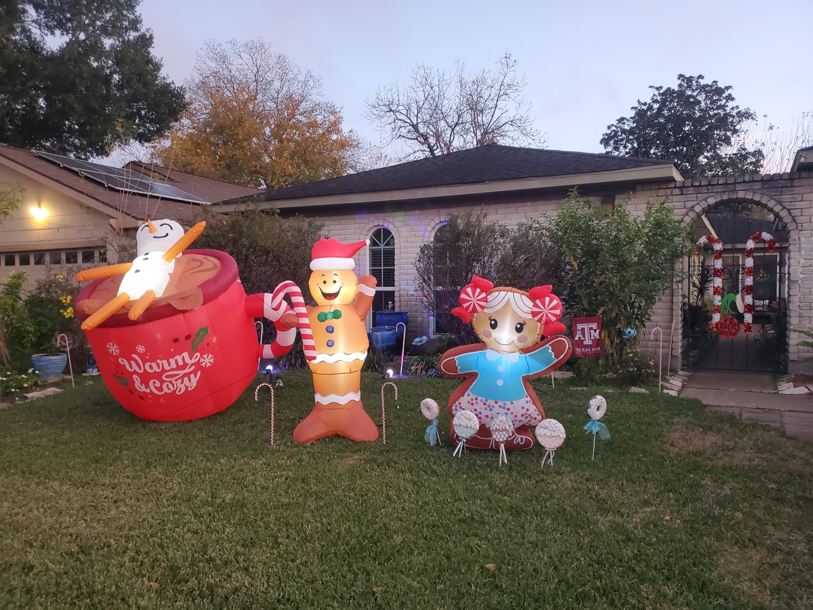 5ft Christmas Inflatable Gingerbread Man Decor Yard Indoor/Outdoor Inflatable Decoration for Christmas Party Porch/Yard/Garden/Lawn customer photo 1