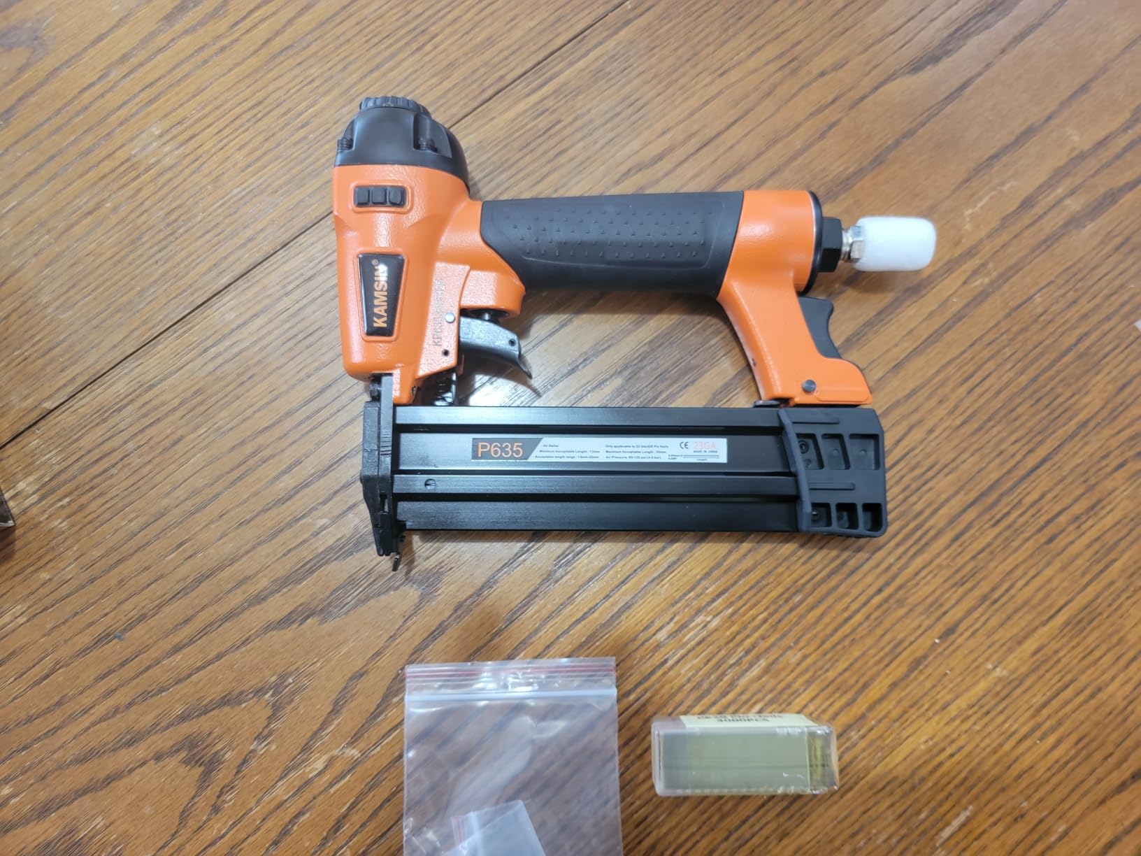 P625 23 Gauge Pneumatic Pin Nailer Kit Headless Pinner 1/2