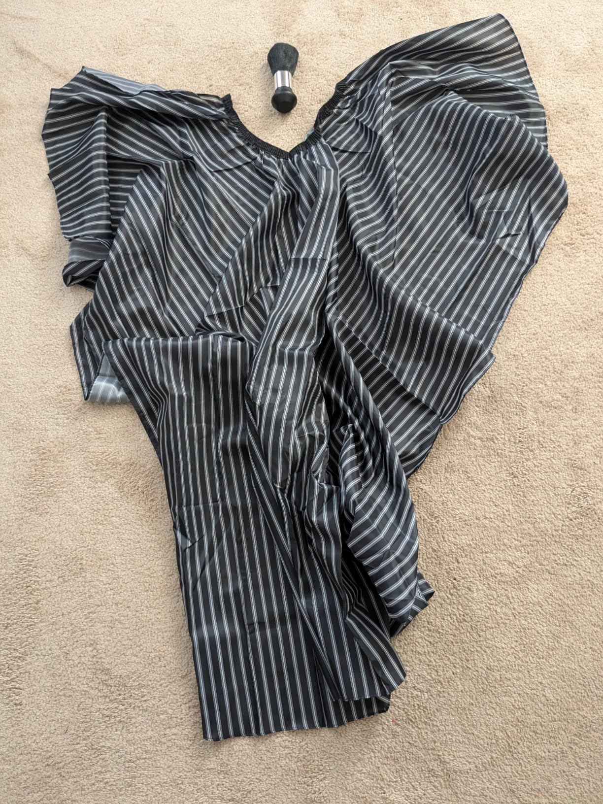 Professional Hair Cutting Cape with Neck Duster Brush, Large Size Salon Hairdresser Cape for Men, Women and Kids(Black With White Stripes) customer photo 1