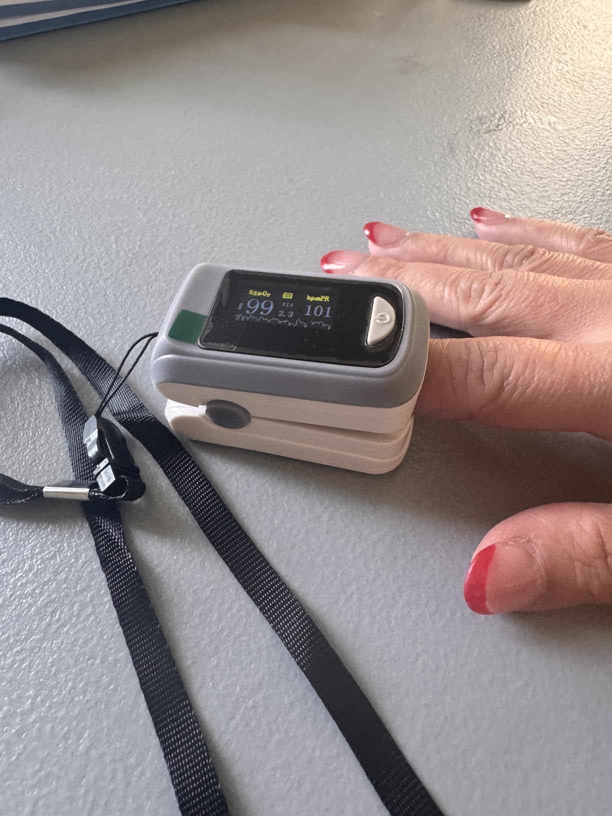 Fingertip Pulse Oximeter Blood Oxygen Saturation Monitor Pulse Ox, Heart Rate and Fast Spo2 Reading Oxygen Meter with OLED Screen Included Lanyard and 2 X AAA Batteries customer photo 2