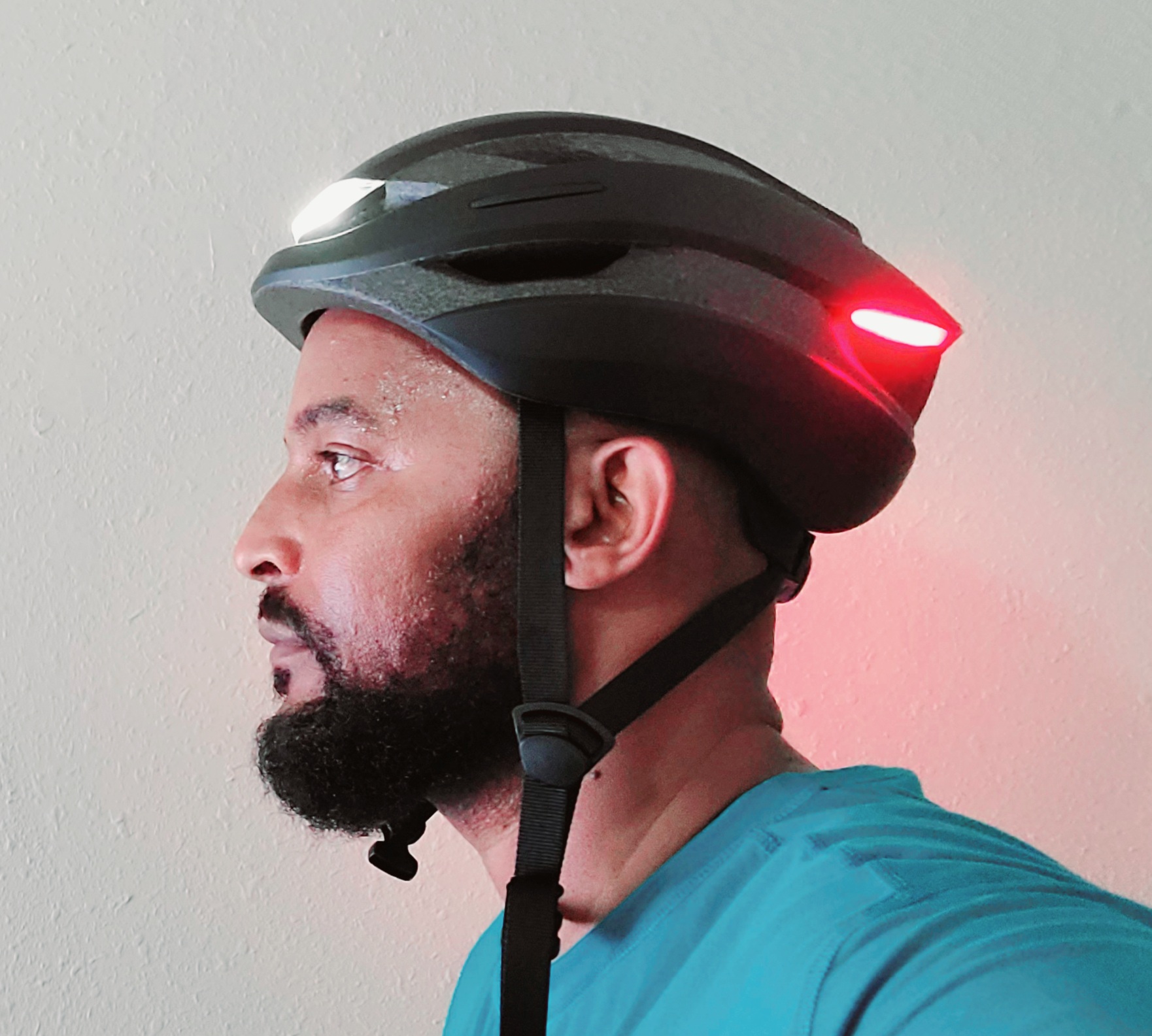 Lumos Ultra Bike Helmet | 360˚ Visibility TÜV Verified | Front & Rear LED Lights with Turn Signals | Commuter Bike Helmet for Adults Men Women customer photo 2