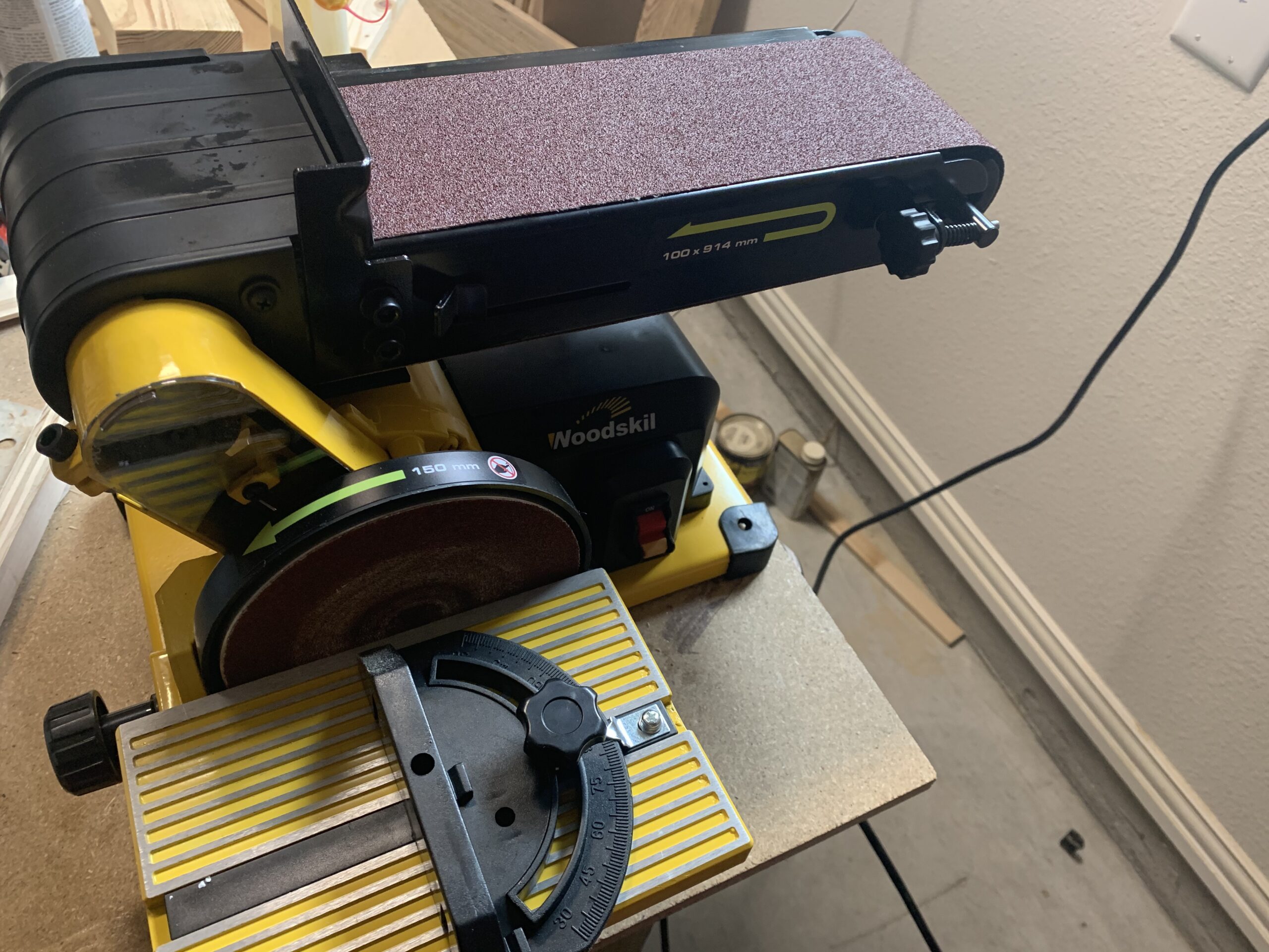 Woodskil 4.3A Belt Sander, 4 x 36 in. Belt & 6 in. Disc Sander, Double Dust Exhaust Port, Steel Base, 2Pcs Sandpapers Included customer photo 2