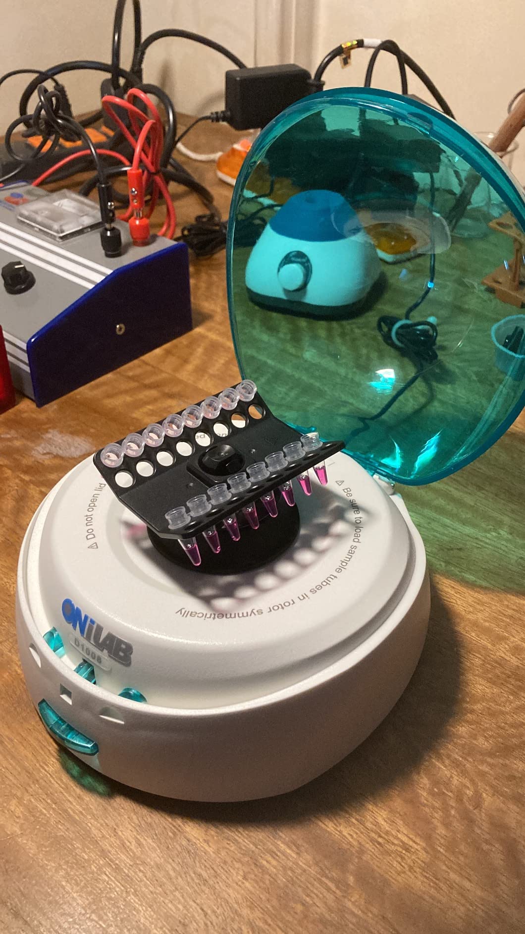 ONiLAB Scientific Mini Centrifuge 7000RPM, 2680 x g RCF, Lab Benchtop Centrifuge with 2 Rotors for 8 x 0.2/0.5/1.5/2.0ml and 0.2mLx32 PCR Strips, Low Noise 45dB, 100-240V customer photo 1