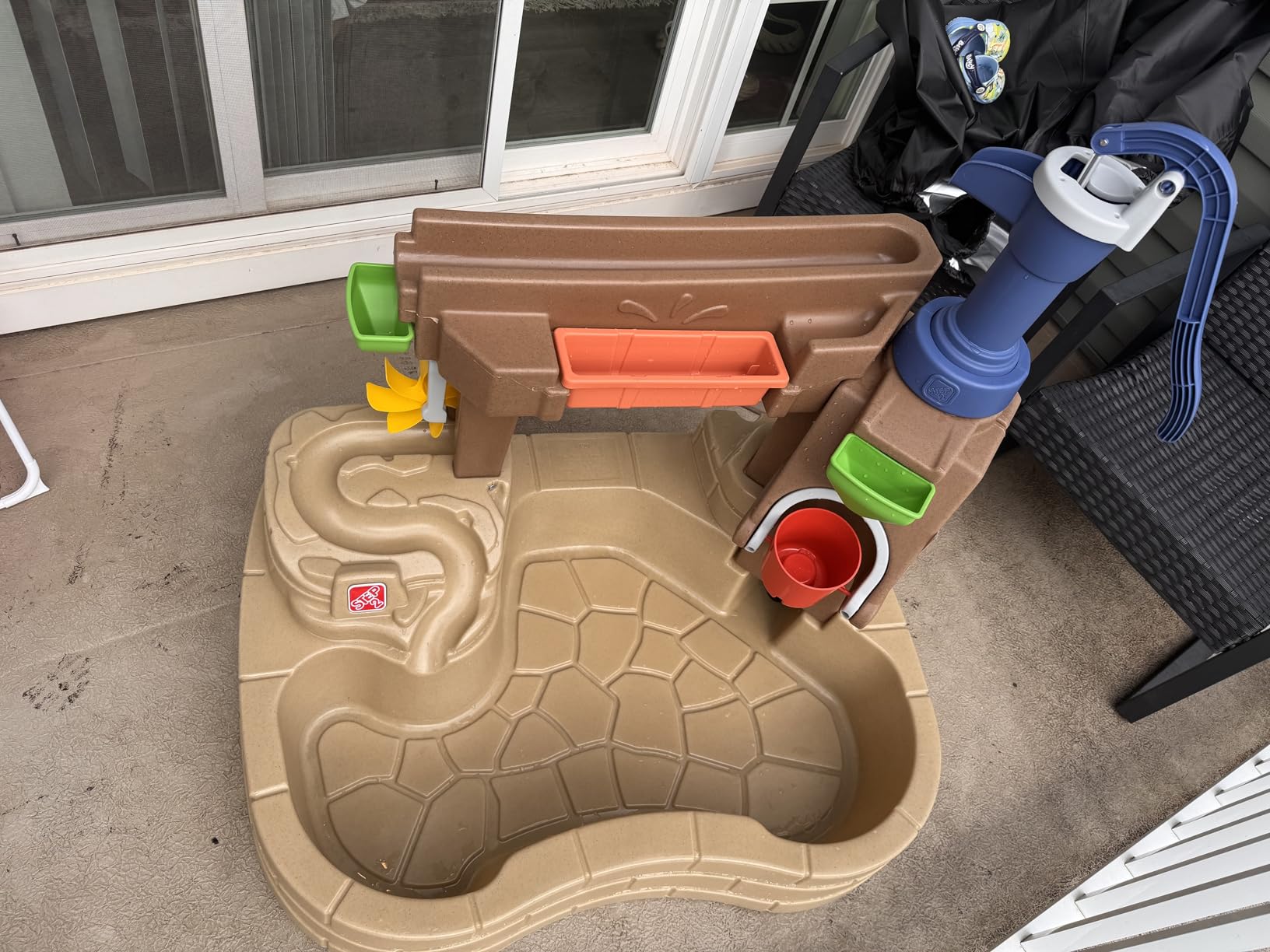 Step 2 Pump & Splash Discovery Pond Water Table, Kids Water Sensory Activity Pool, Summer Outdoor Toys, 10 Piece Toy Accessories, For Toddlers 2+ Years Old customer photo 2
