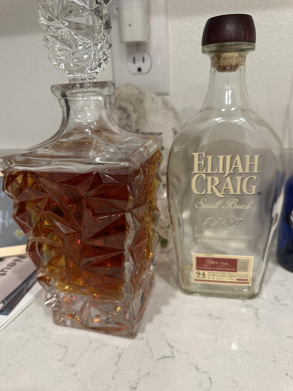 Viski Prism Whiskey Decanter with Stopper, Crystal Liquor Decanter for Bourbon, Scotch, Vodka, Spirits, 29 oz (850 ml) customer photo 1